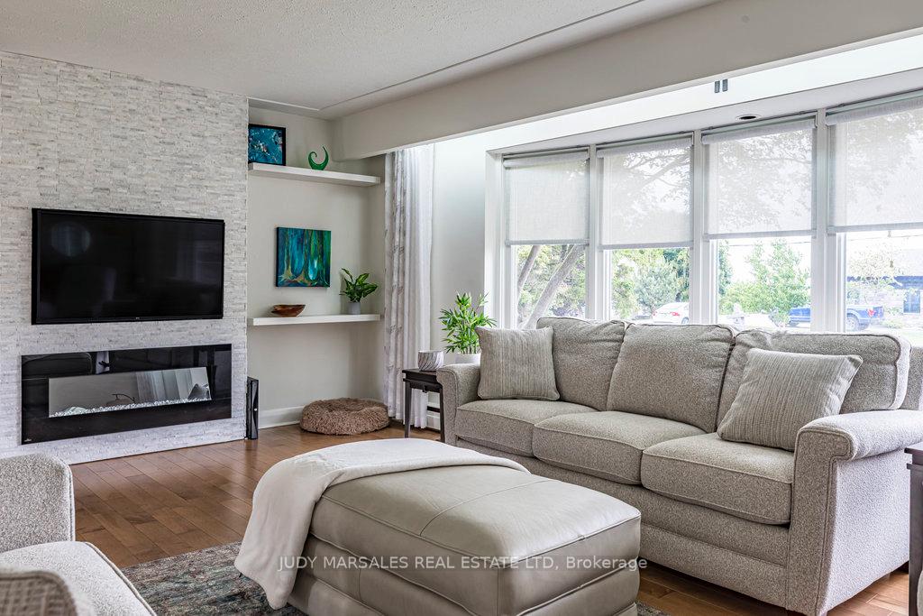 Photo 11 of 3 Romar Drive, Hamilton, Rural Flamborough — HOMEH