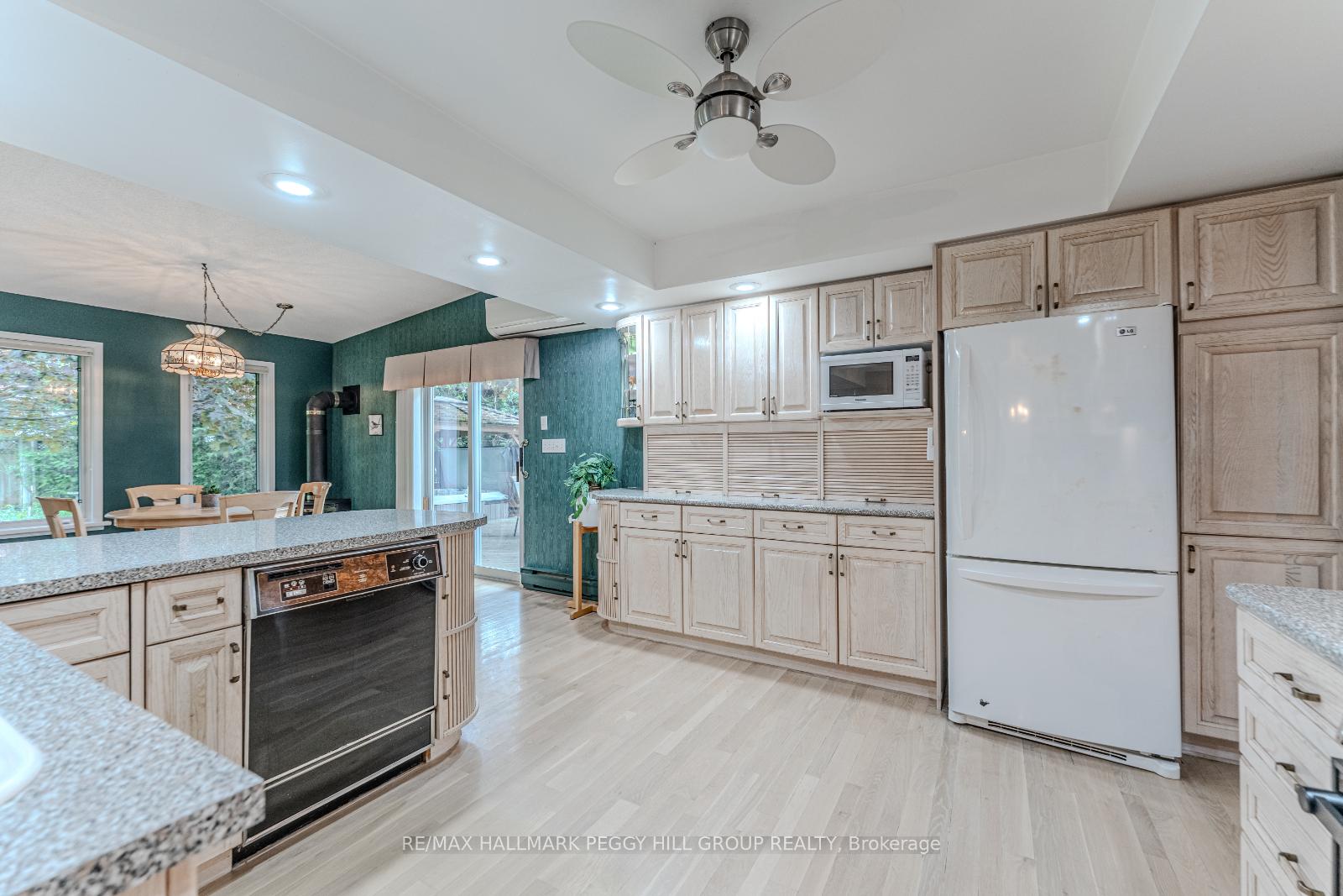 Photo 2 of 3384 Dobson Road, Springwater, Centre Vespra — HOMEH