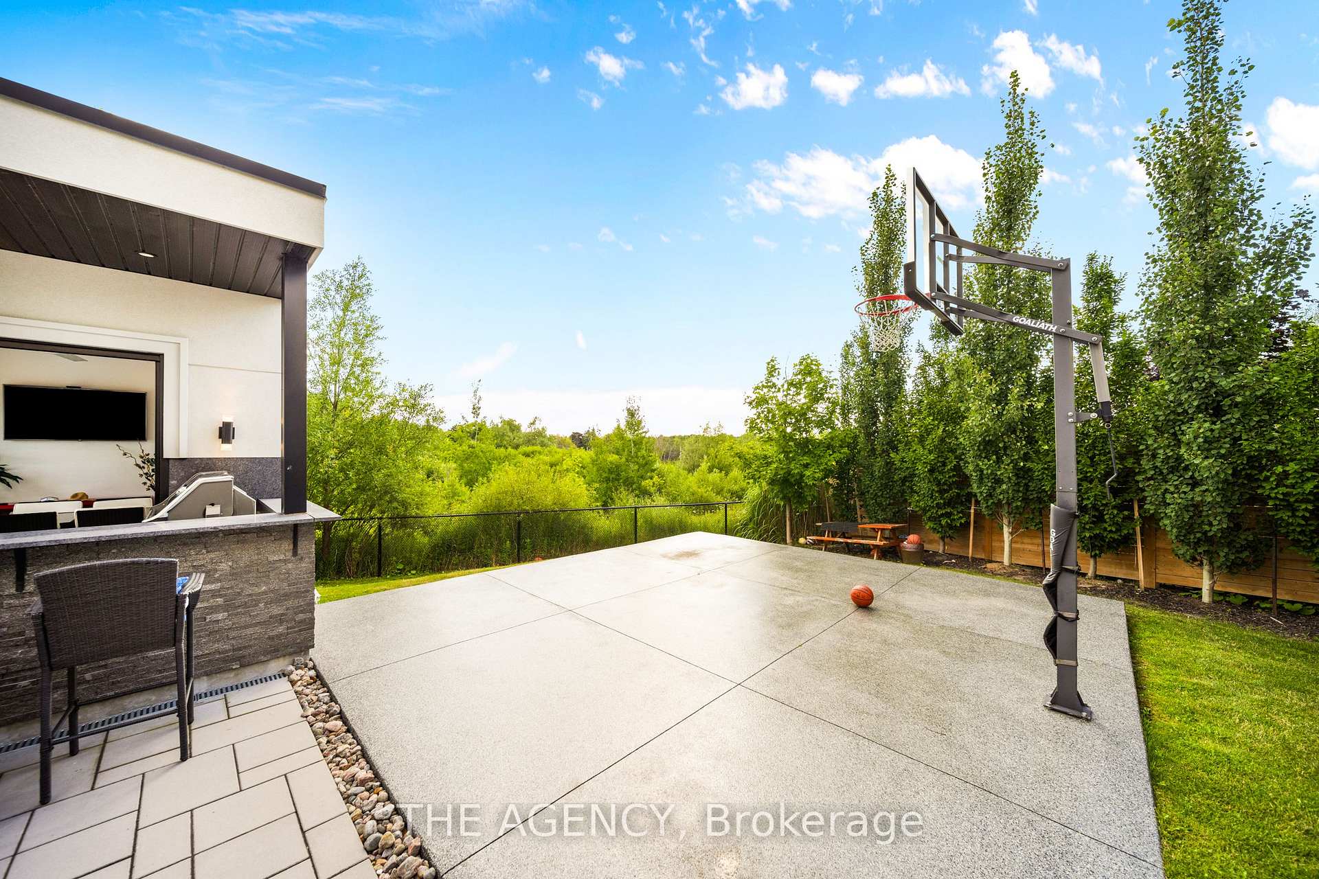 Photo 31 of 36 Chuck Ormsby Crescent, King, King City — HOMEH