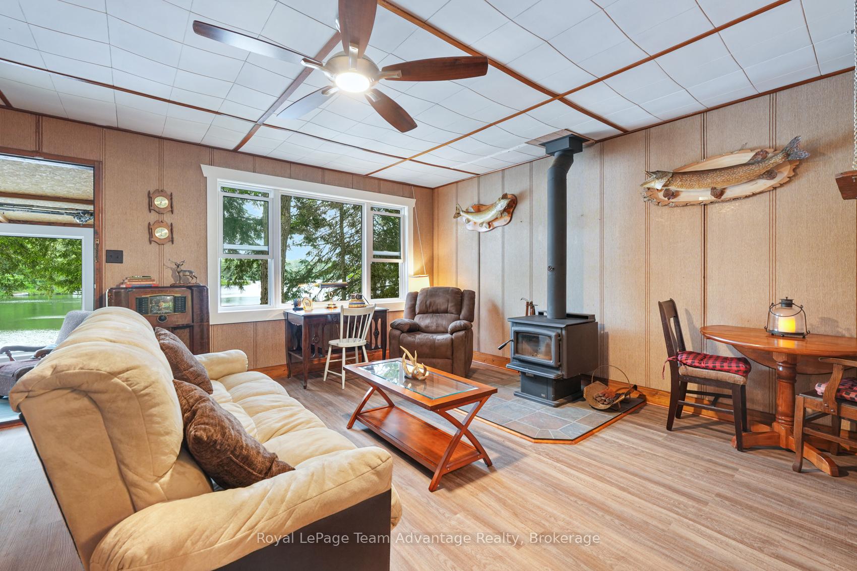 Photo 11 of 8 Waterside Drive, Seguin — HOMEH