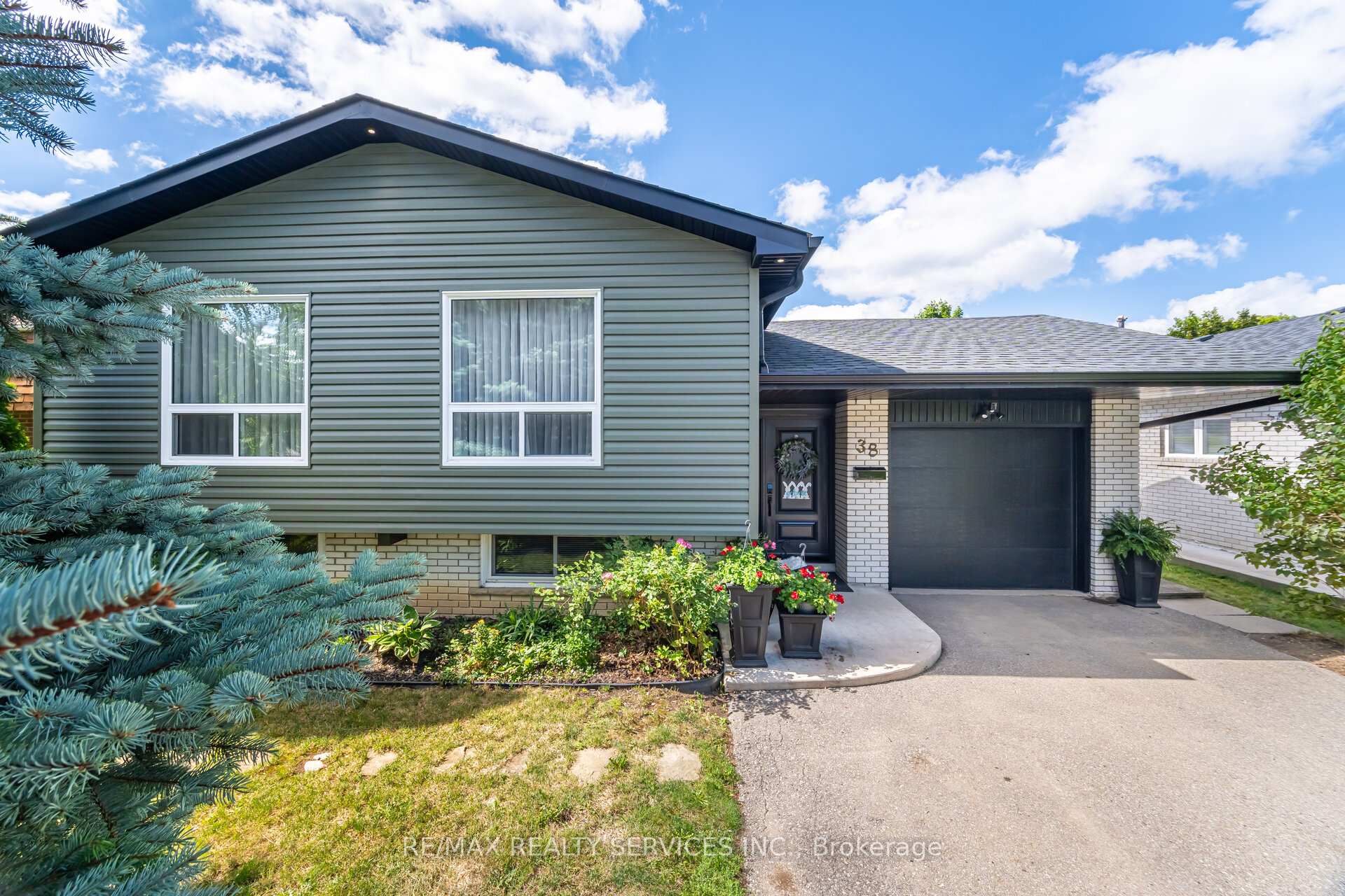 Photo 1 of 38 Grassmere Crescent, Brampton, Northgate — HOMEH