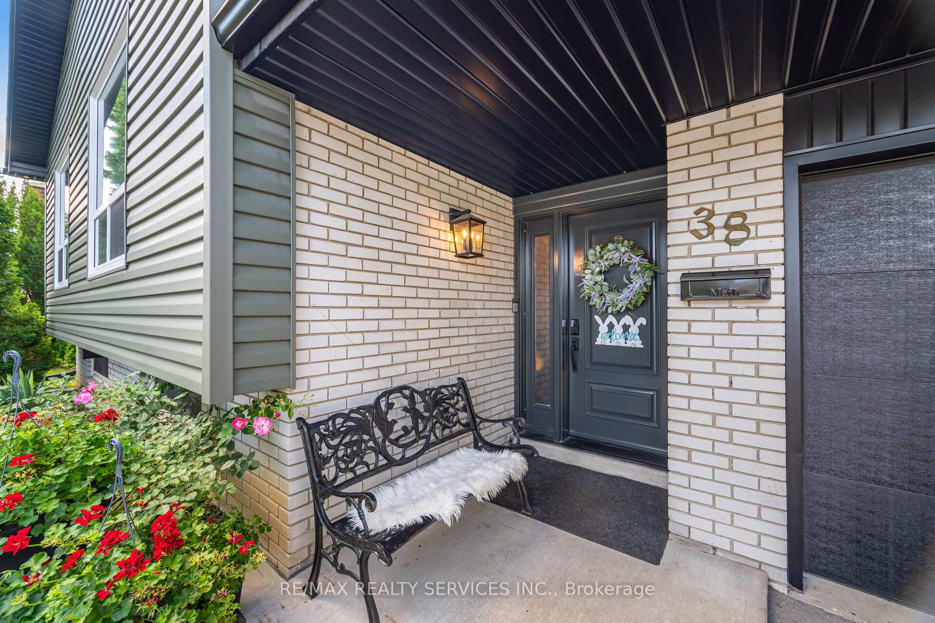 Photo 3 of 38 Grassmere Crescent, Brampton, Northgate — HOMEH