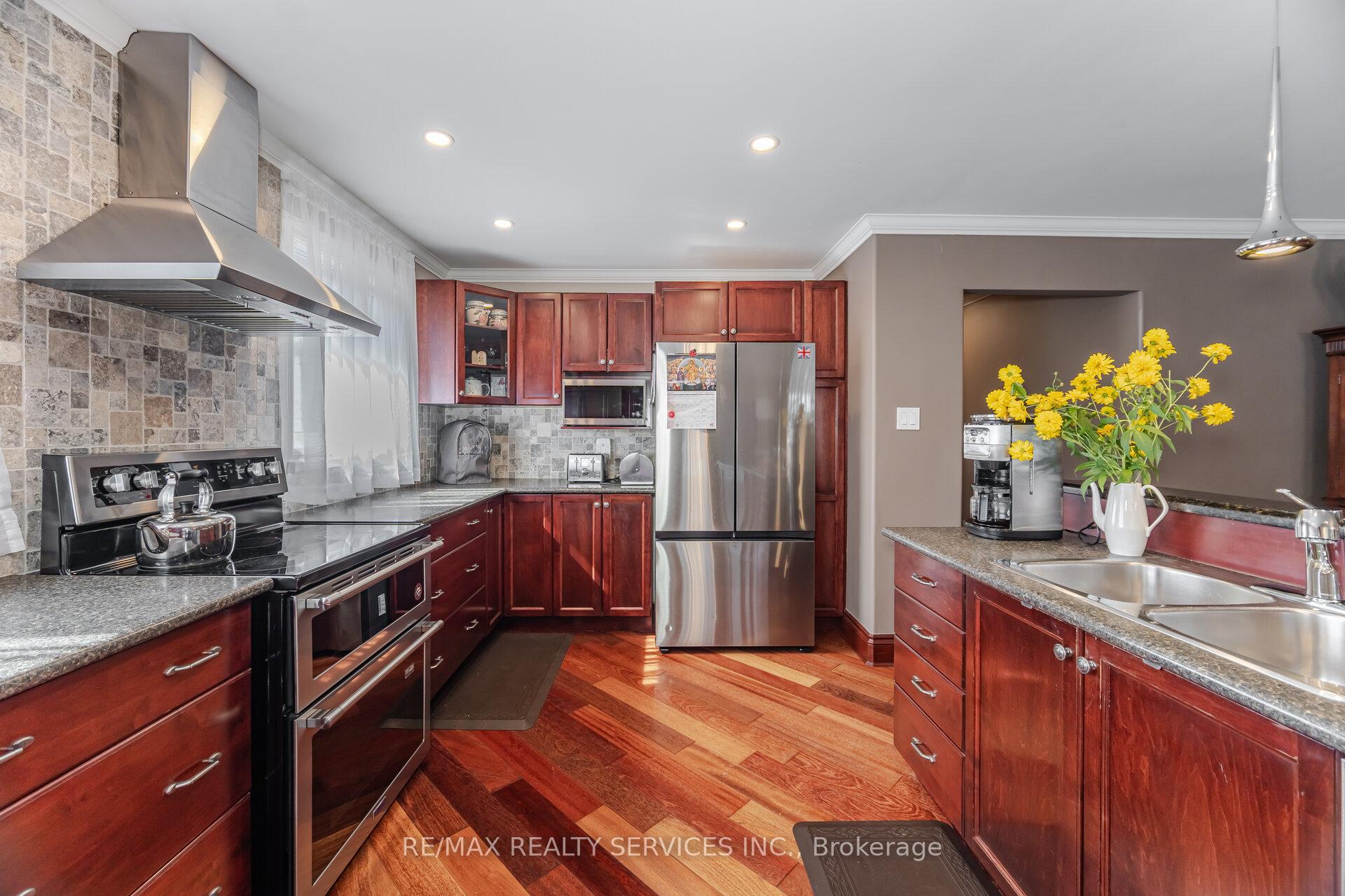 Photo 8 of 38 Grassmere Crescent, Brampton, Northgate — HOMEH
