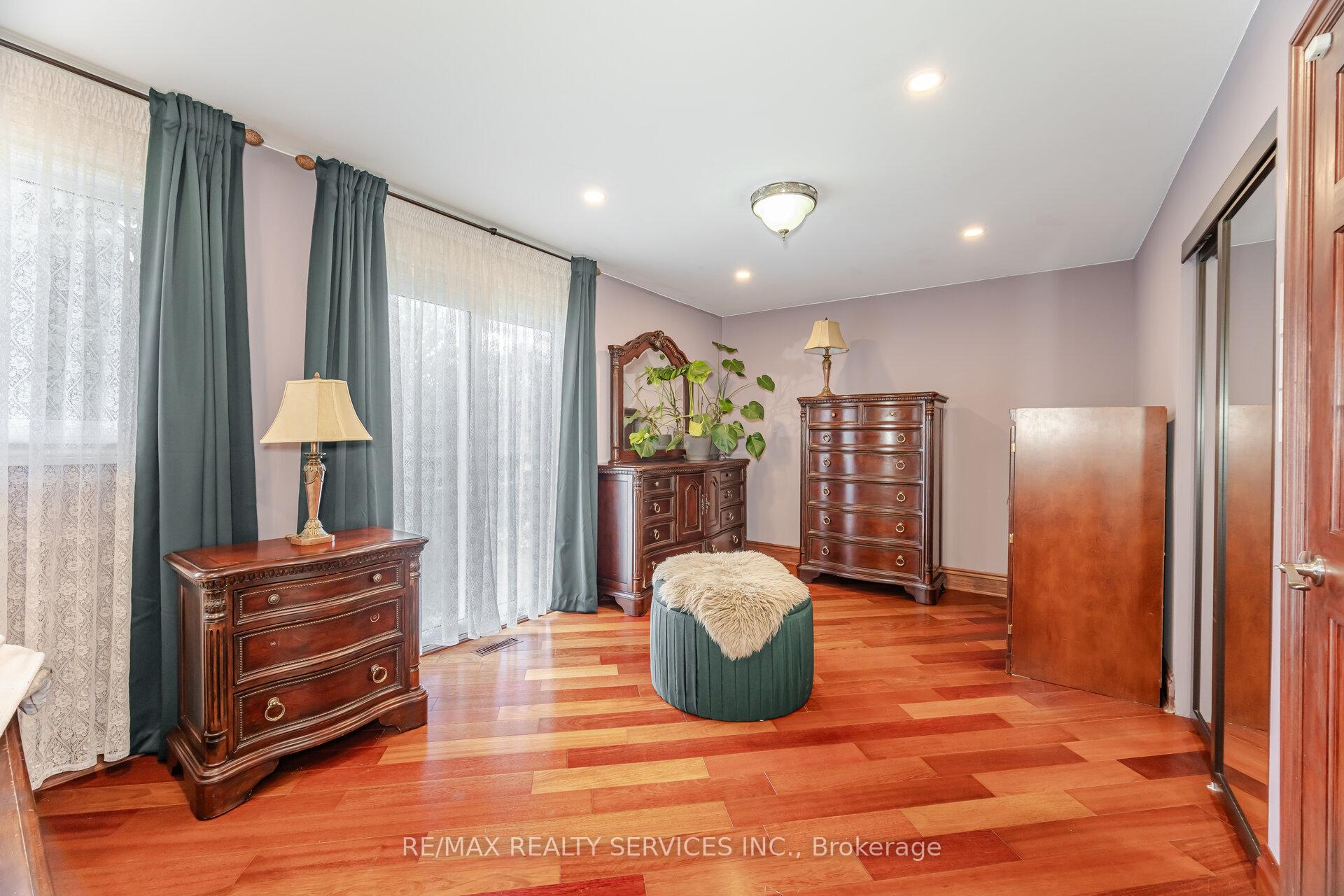 Photo 23 of 38 Grassmere Crescent, Brampton, Northgate — HOMEH