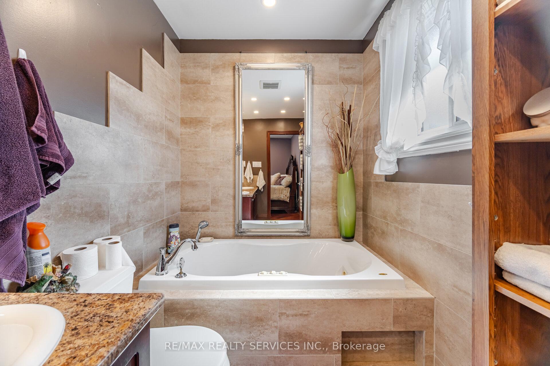 Photo 20 of 38 Grassmere Crescent, Brampton, Northgate — HOMEH