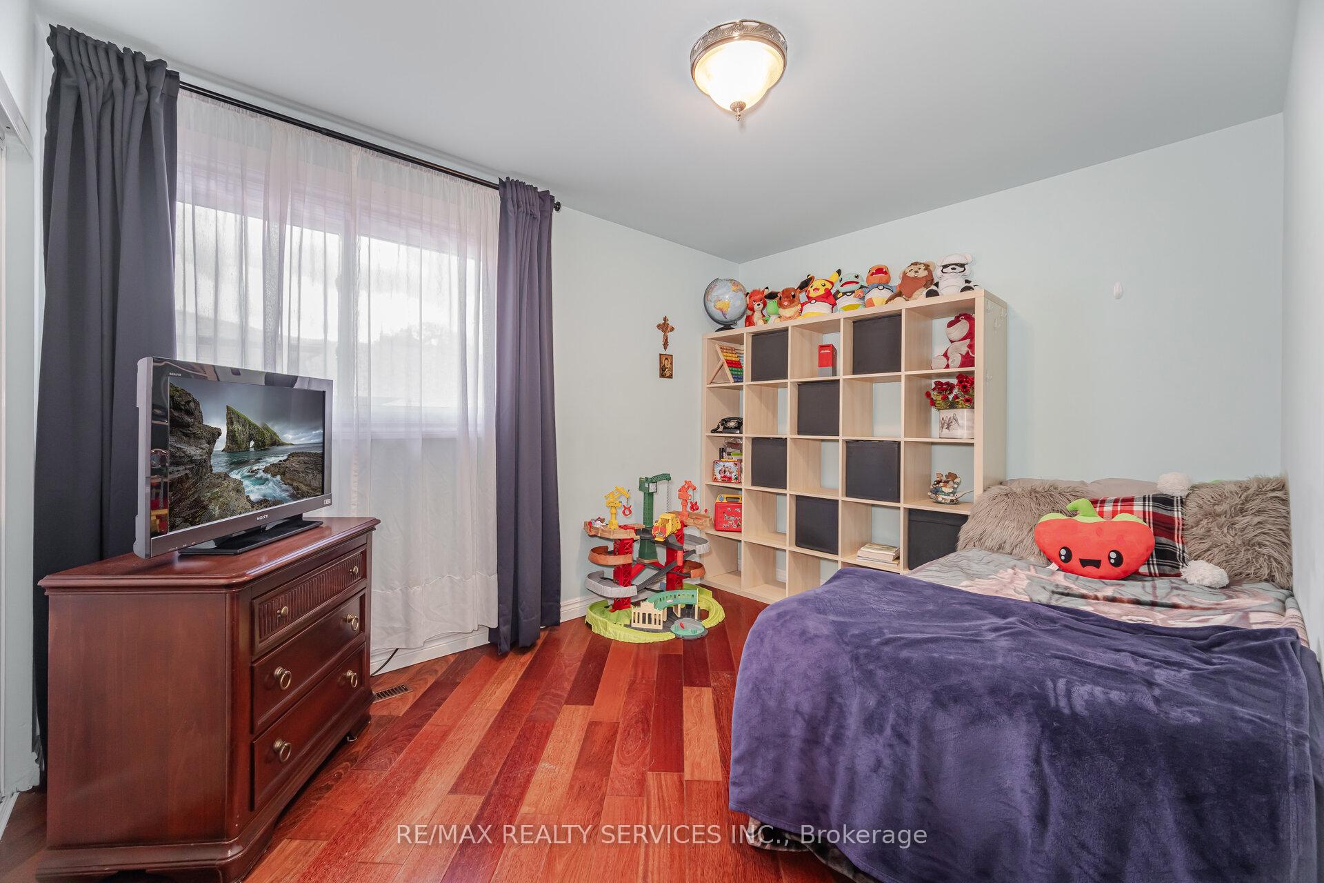 Photo 22 of 38 Grassmere Crescent, Brampton, Northgate — HOMEH