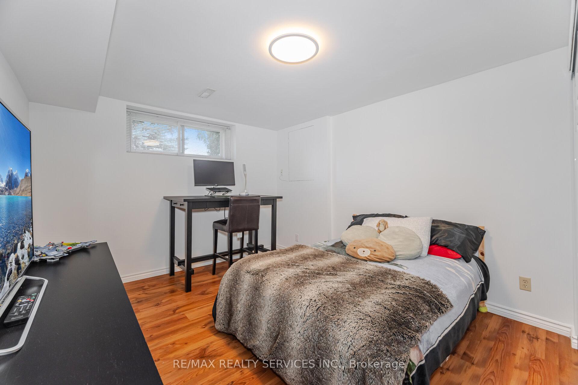 Photo 35 of 38 Grassmere Crescent, Brampton, Northgate — HOMEH