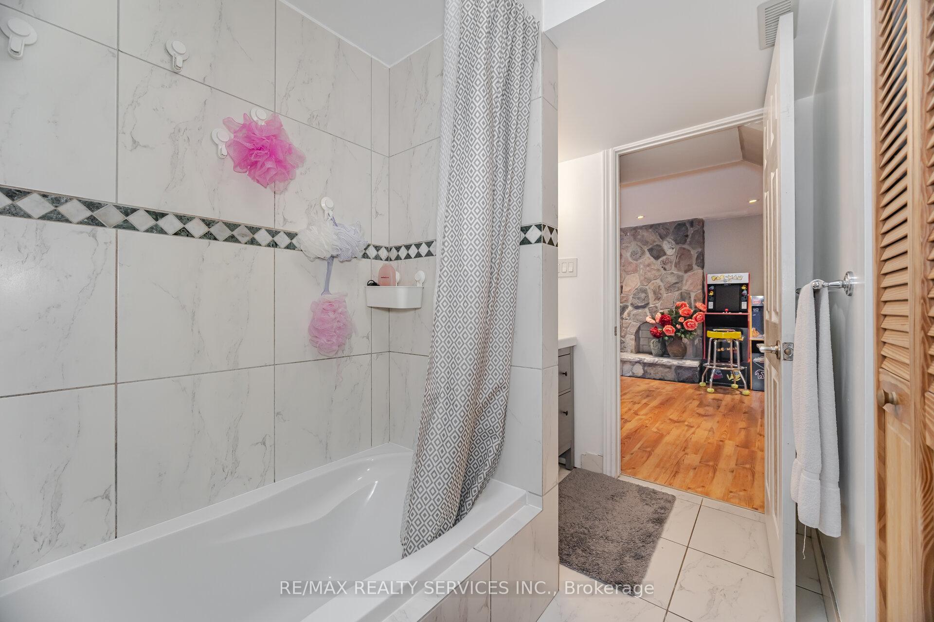 Photo 43 of 38 Grassmere Crescent, Brampton, Northgate — HOMEH