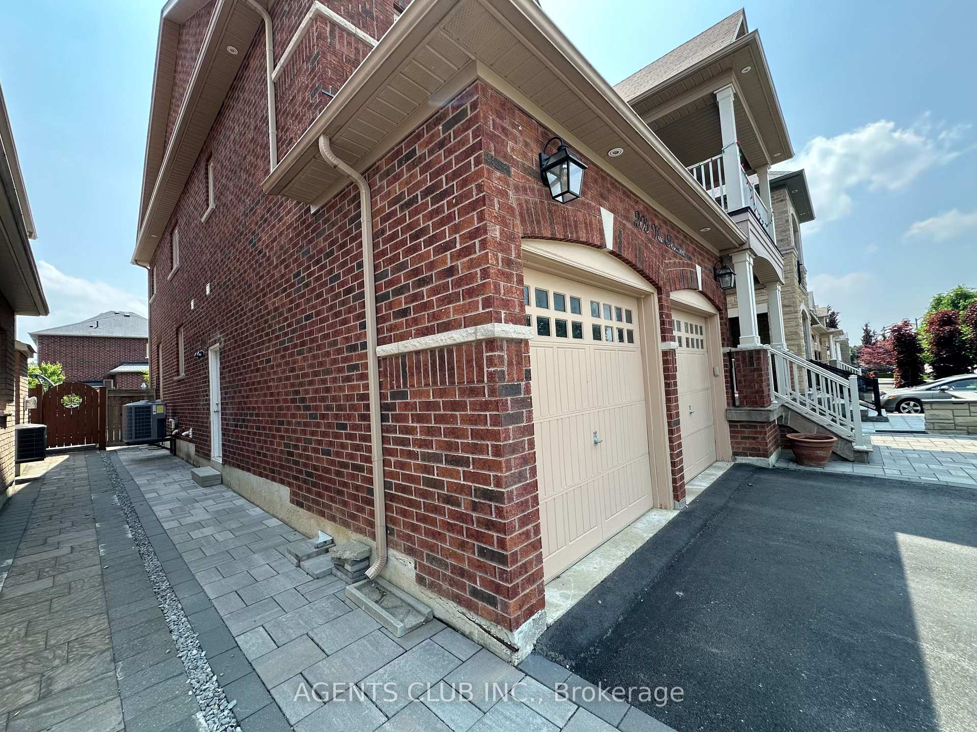 Photo 24 of 205 Via Toscana, Vaughan, Vellore Village — HOMEH
