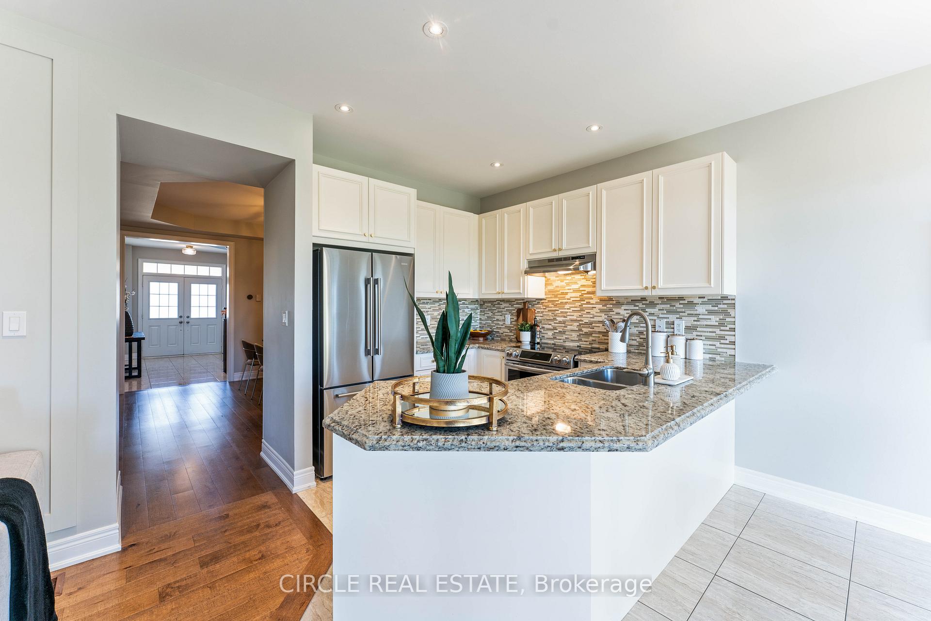 Photo 8 of 65 Hopewell Street, Vaughan, Kleinburg — HOMEH