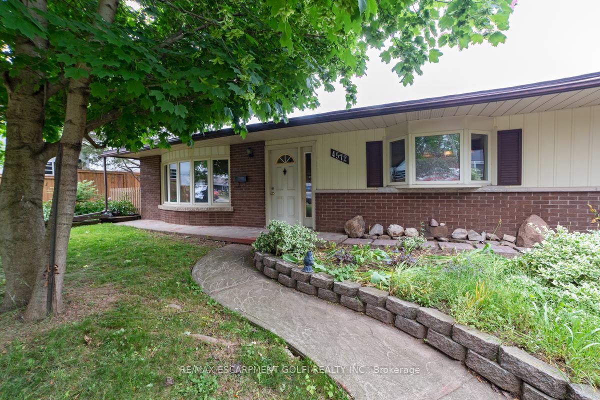 Photo 3 of 4572 Ontario Street, Lincoln, Lincoln Lake — HOMEH