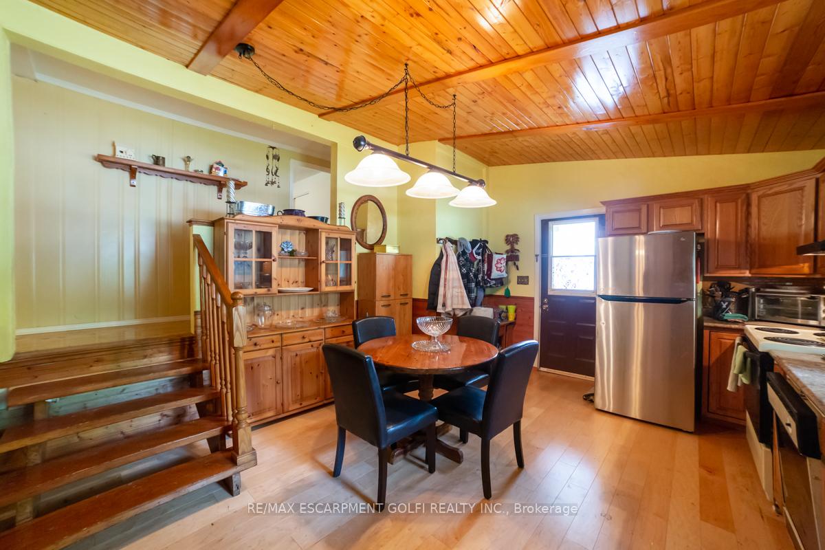 Photo 8 of 4572 Ontario Street, Lincoln, Lincoln Lake — HOMEH