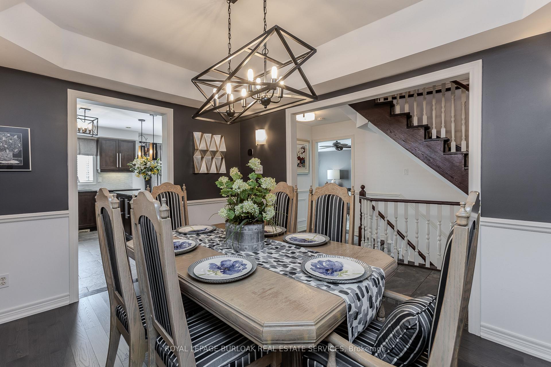 Photo 12 of 16 Arnhem Court, Hamilton, Waterdown — HOMEH