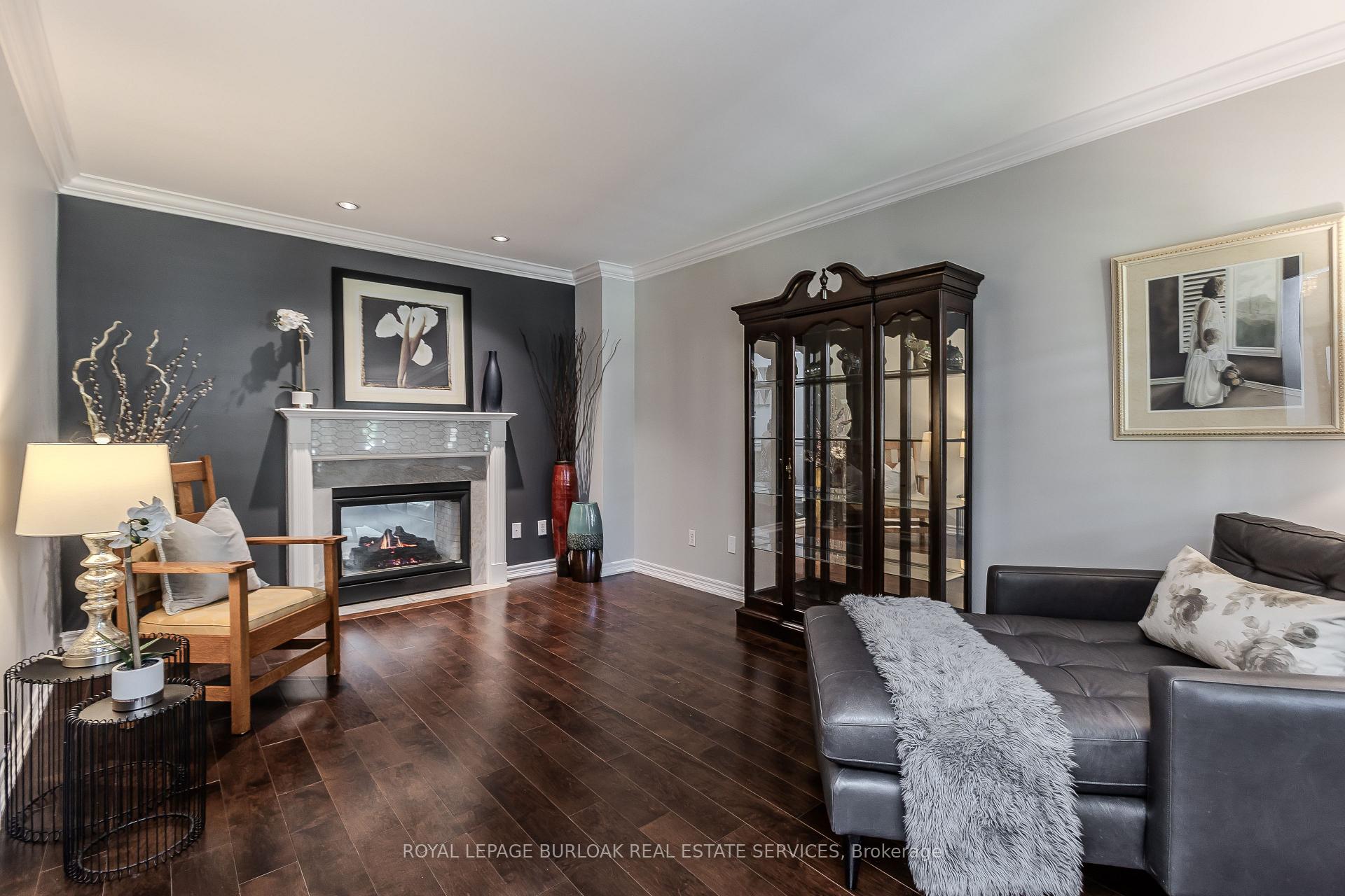 Photo 8 of 16 Arnhem Court, Hamilton, Waterdown — HOMEH