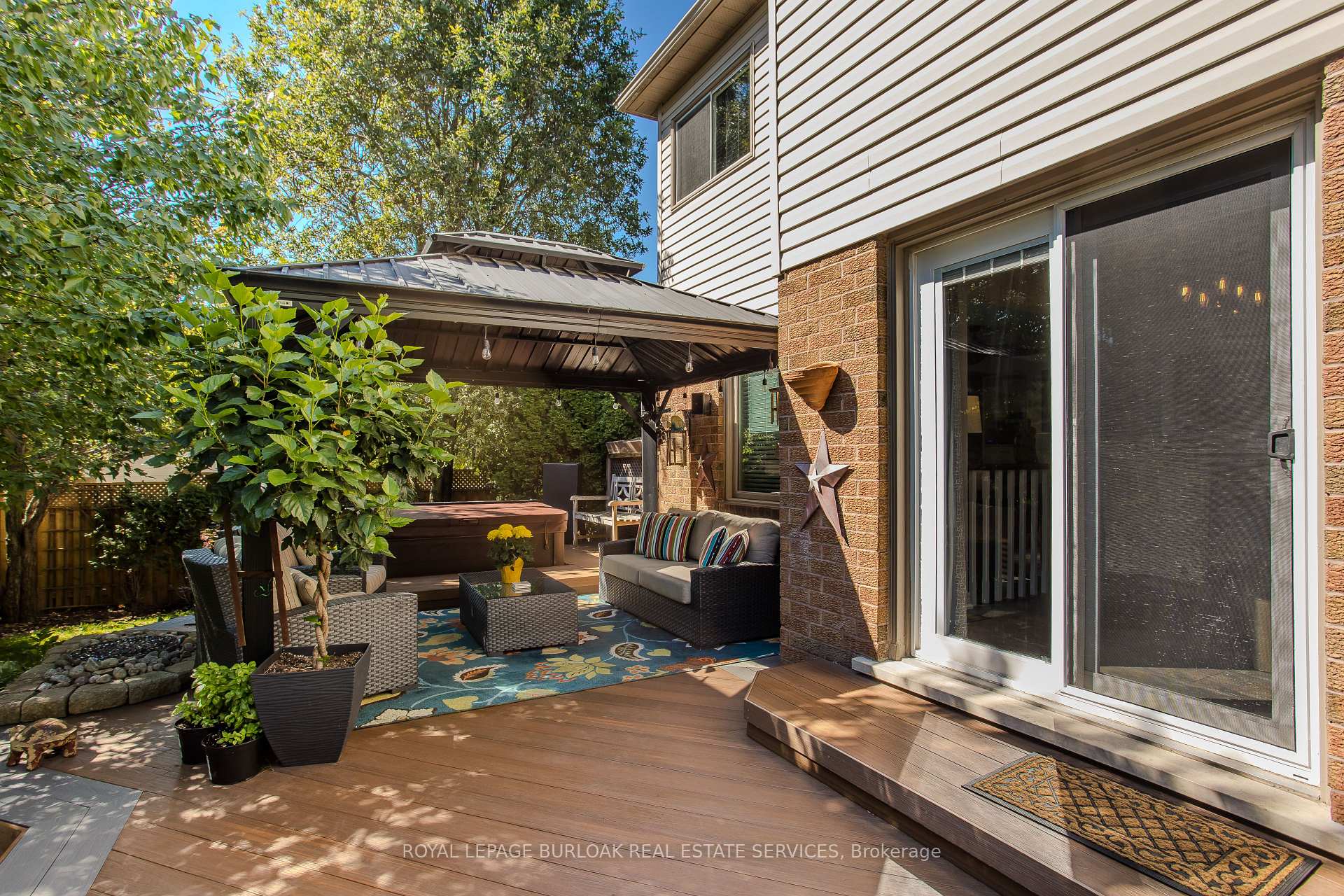 Photo 28 of 16 Arnhem Court, Hamilton, Waterdown — HOMEH