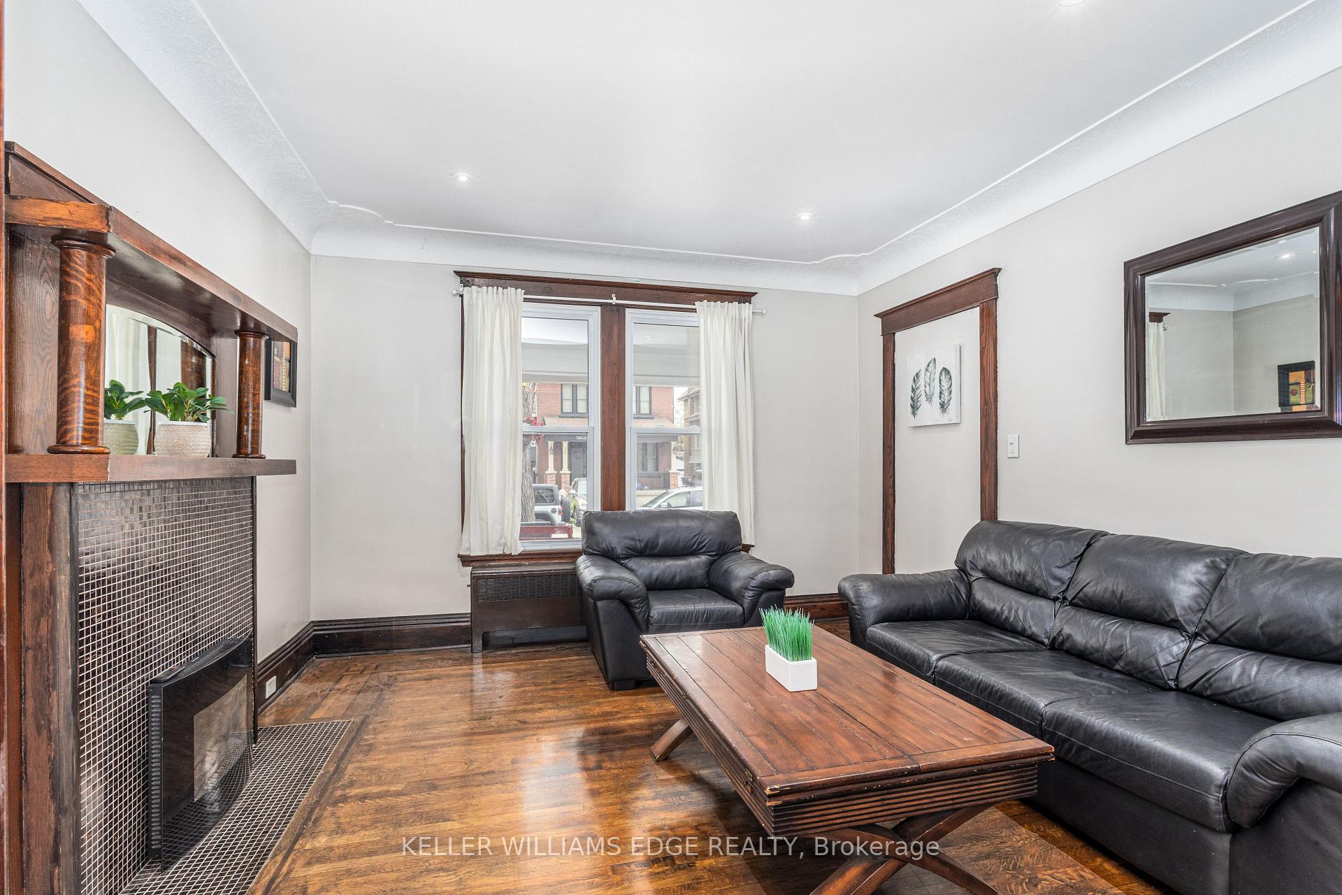 Photo 8 of 20 Barnesdale Avenue N, Hamilton, Stripley — HOMEH