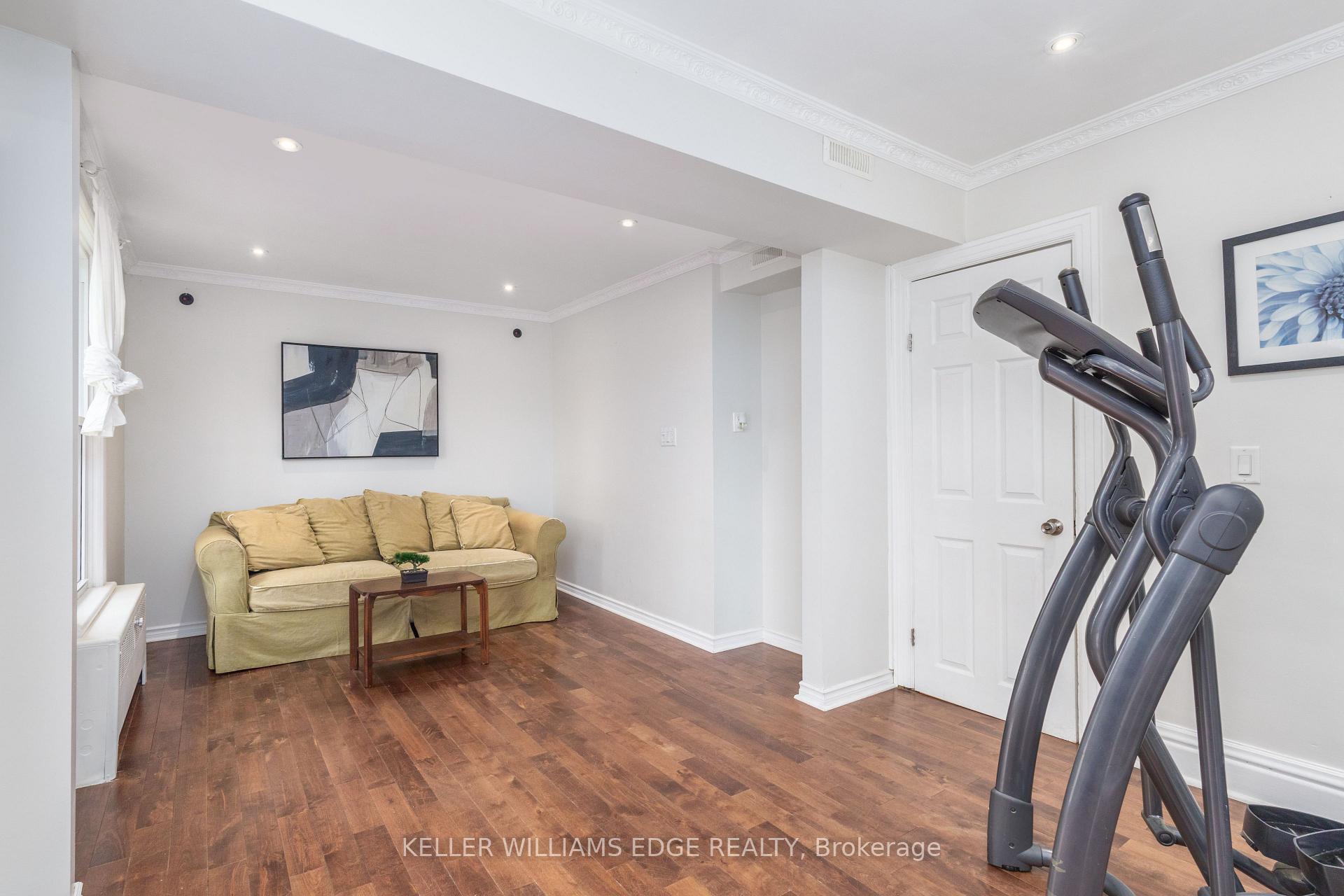 Photo 16 of 20 Barnesdale Avenue N, Hamilton, Stripley — HOMEH
