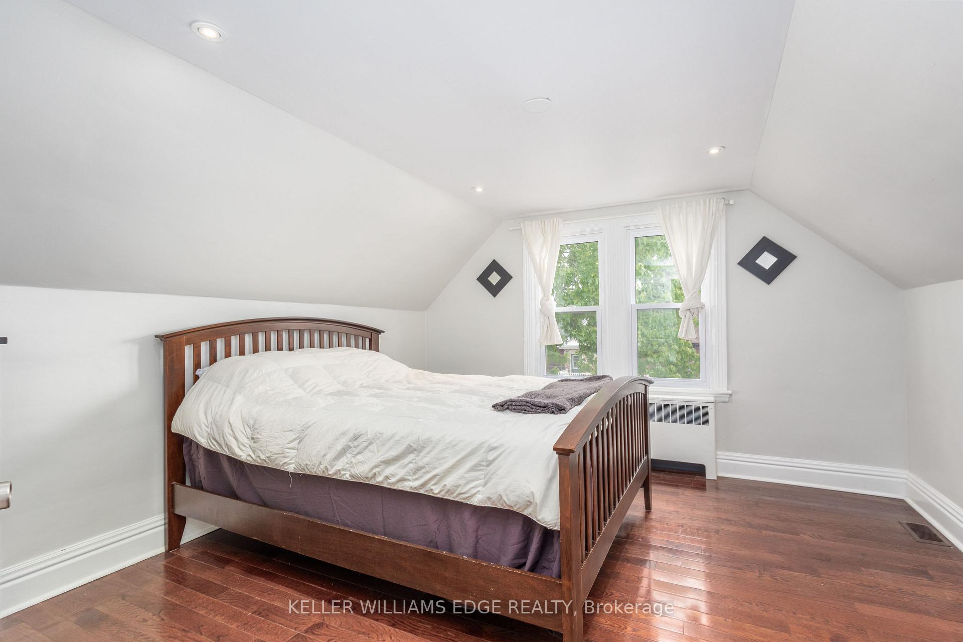 Photo 33 of 20 Barnesdale Avenue N, Hamilton, Stripley — HOMEH