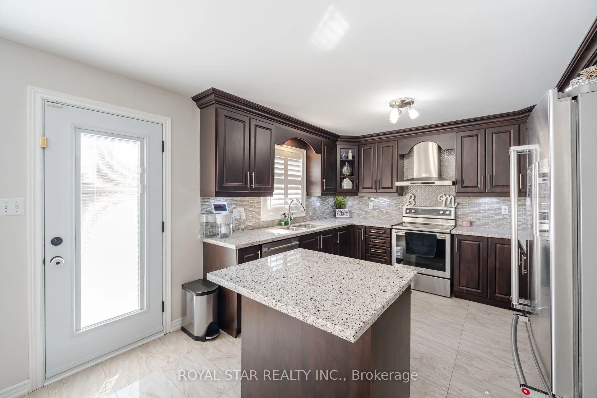 Photo 13 of 144 Barleyfield Road, Brampton, Sandringham-Wellington — HOMEH