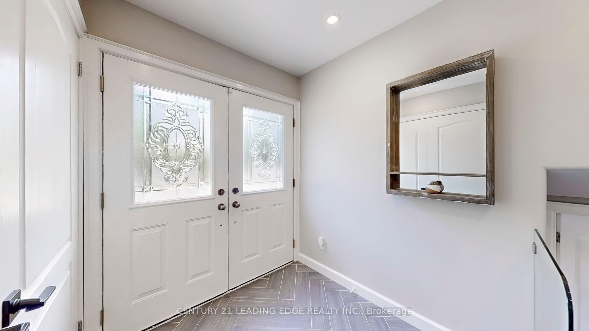 Photo 2 of 29 Sir Caradoc Place, Markham, Markham Village — HOMEH