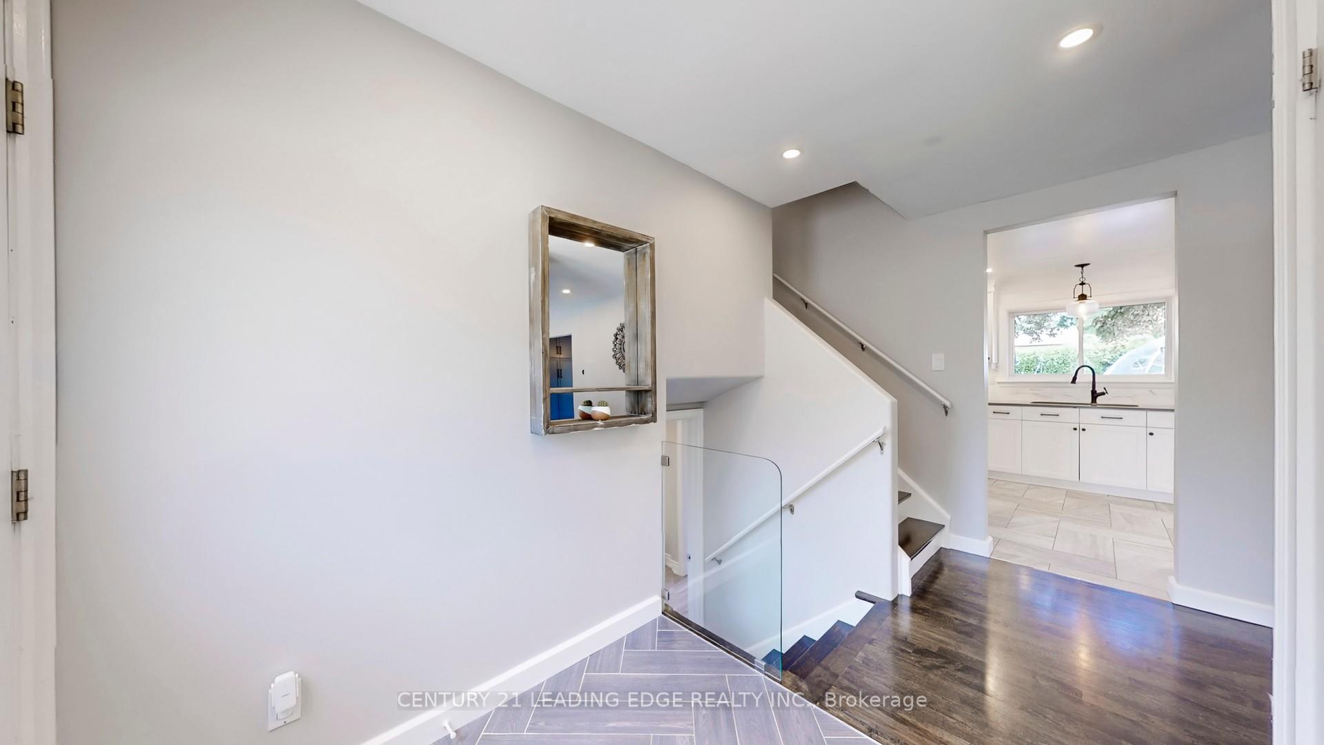Photo 3 of 29 Sir Caradoc Place, Markham, Markham Village — HOMEH