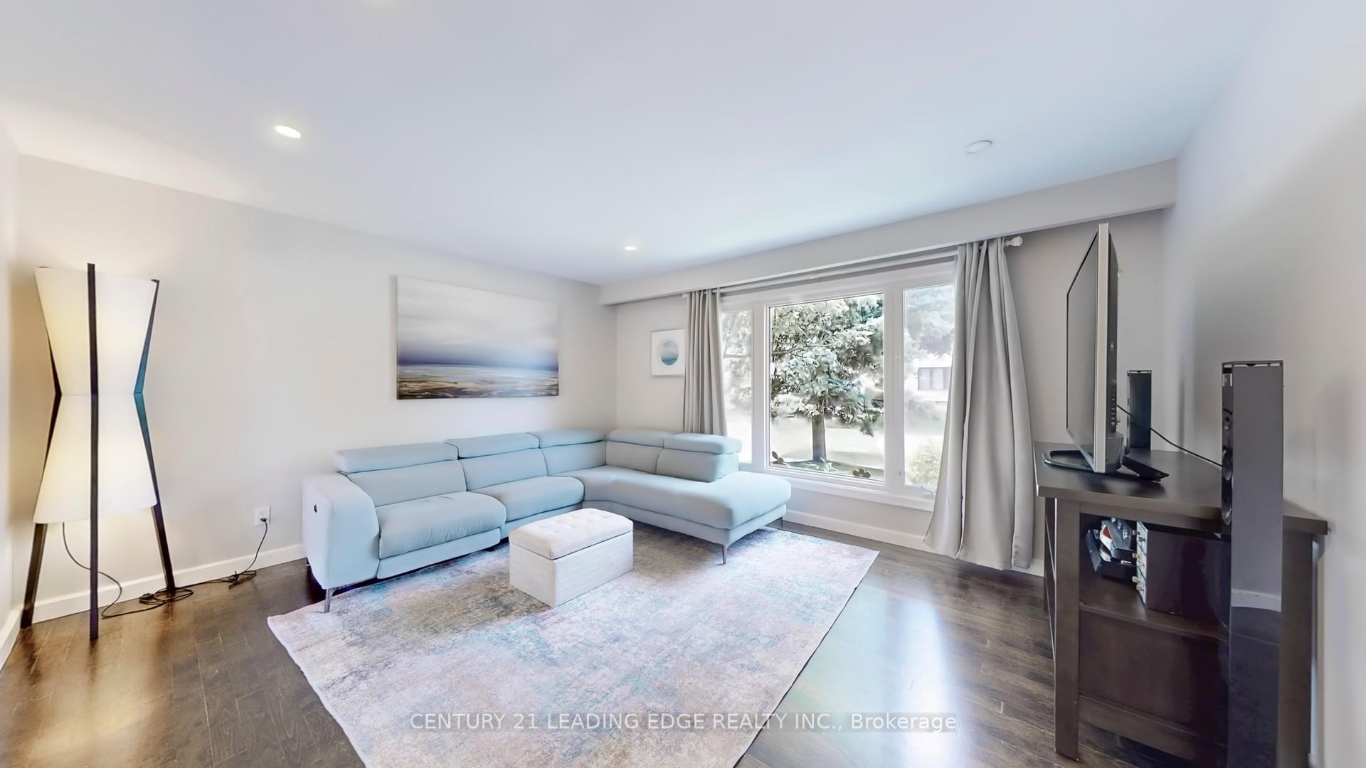Photo 4 of 29 Sir Caradoc Place, Markham, Markham Village — HOMEH