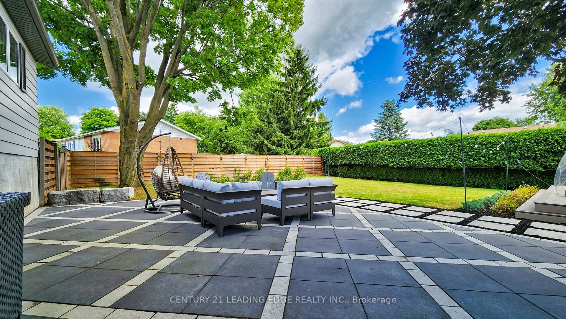 Photo 17 of 29 Sir Caradoc Place, Markham, Markham Village — HOMEH