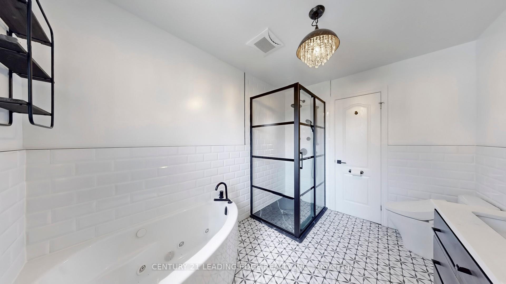 Photo 32 of 29 Sir Caradoc Place, Markham, Markham Village — HOMEH