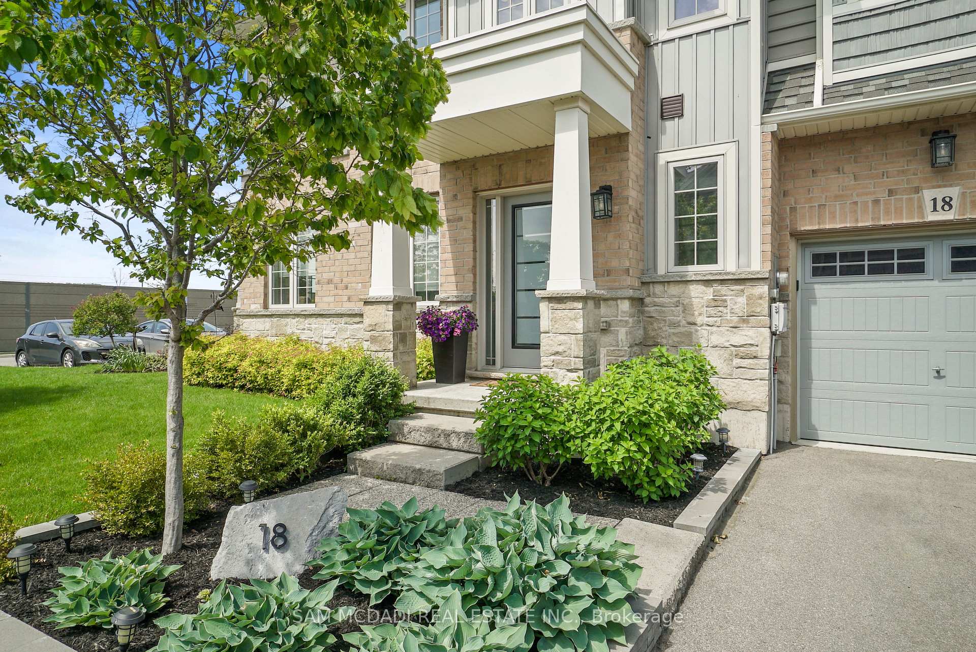 Photo 5 of 18 Beau Chatel Lane, Grimsby, Grimsby Beach — HOMEH