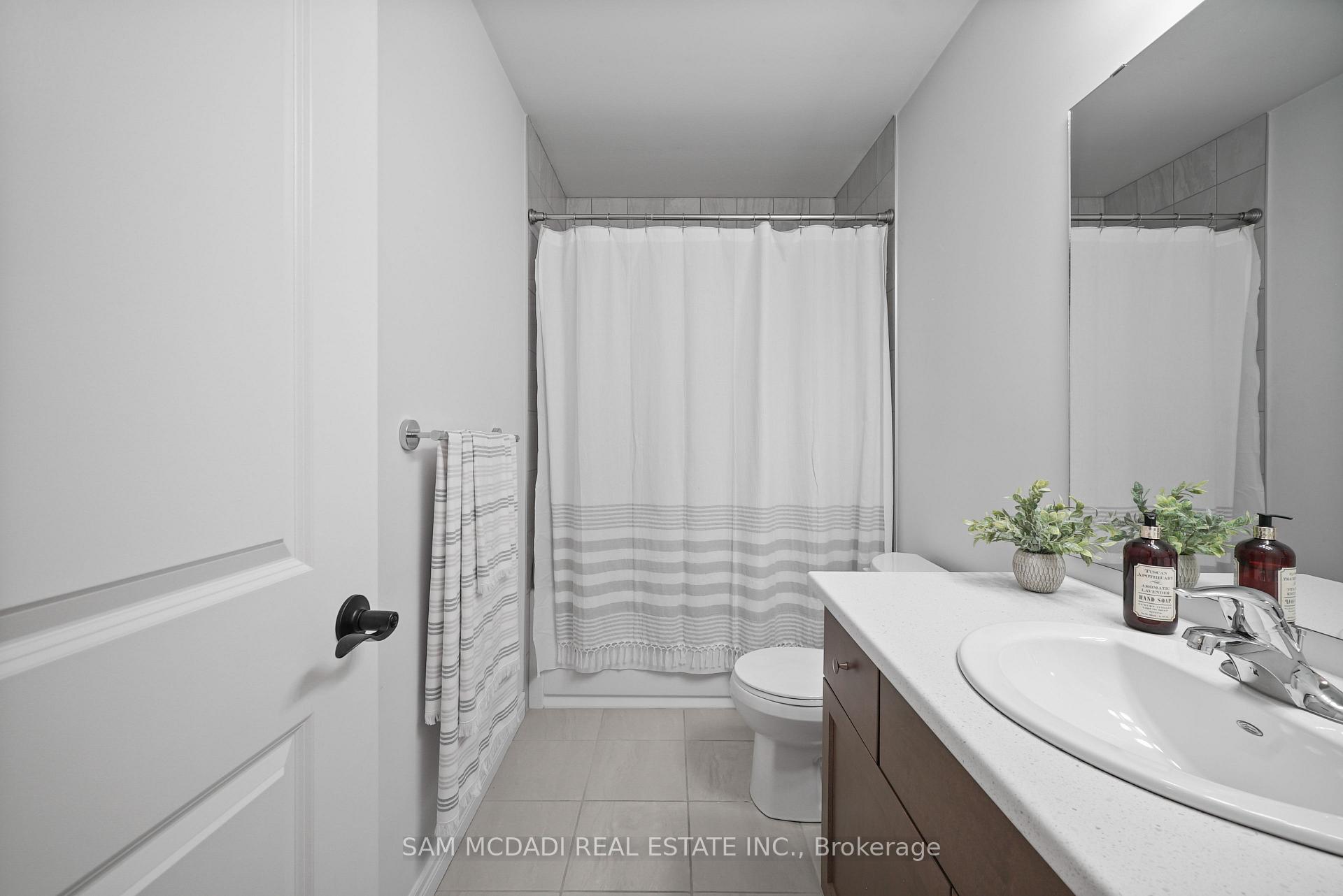 Photo 34 of 18 Beau Chatel Lane, Grimsby, Grimsby Beach — HOMEH