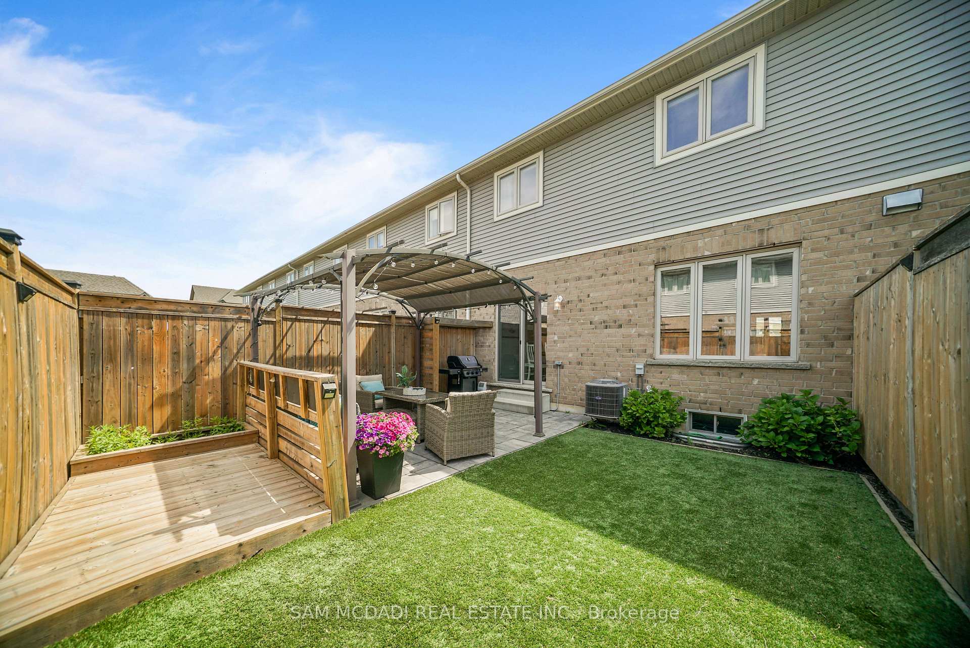Photo 41 of 18 Beau Chatel Lane, Grimsby, Grimsby Beach — HOMEH
