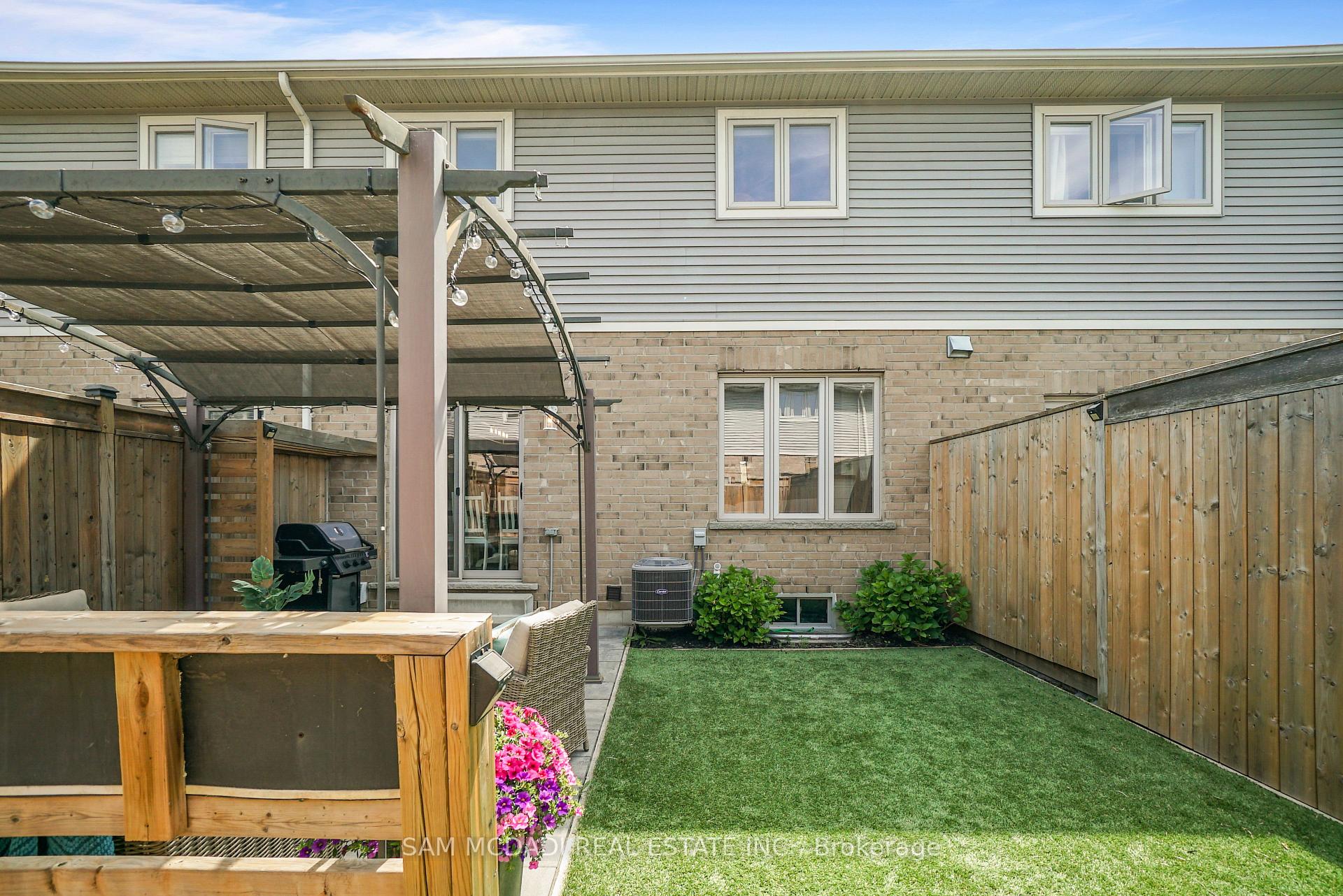 Photo 42 of 18 Beau Chatel Lane, Grimsby, Grimsby Beach — HOMEH