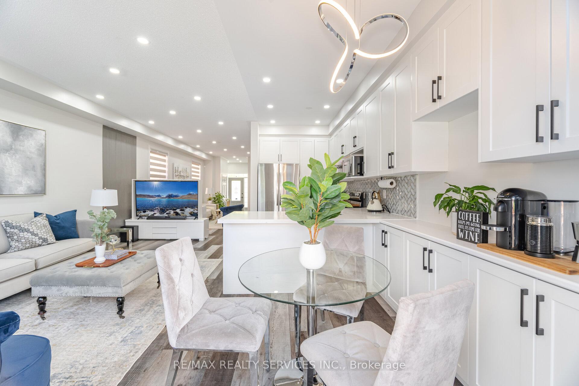 Photo 8 of 10 Martree Crescent, Brampton, Madoc — HOMEH