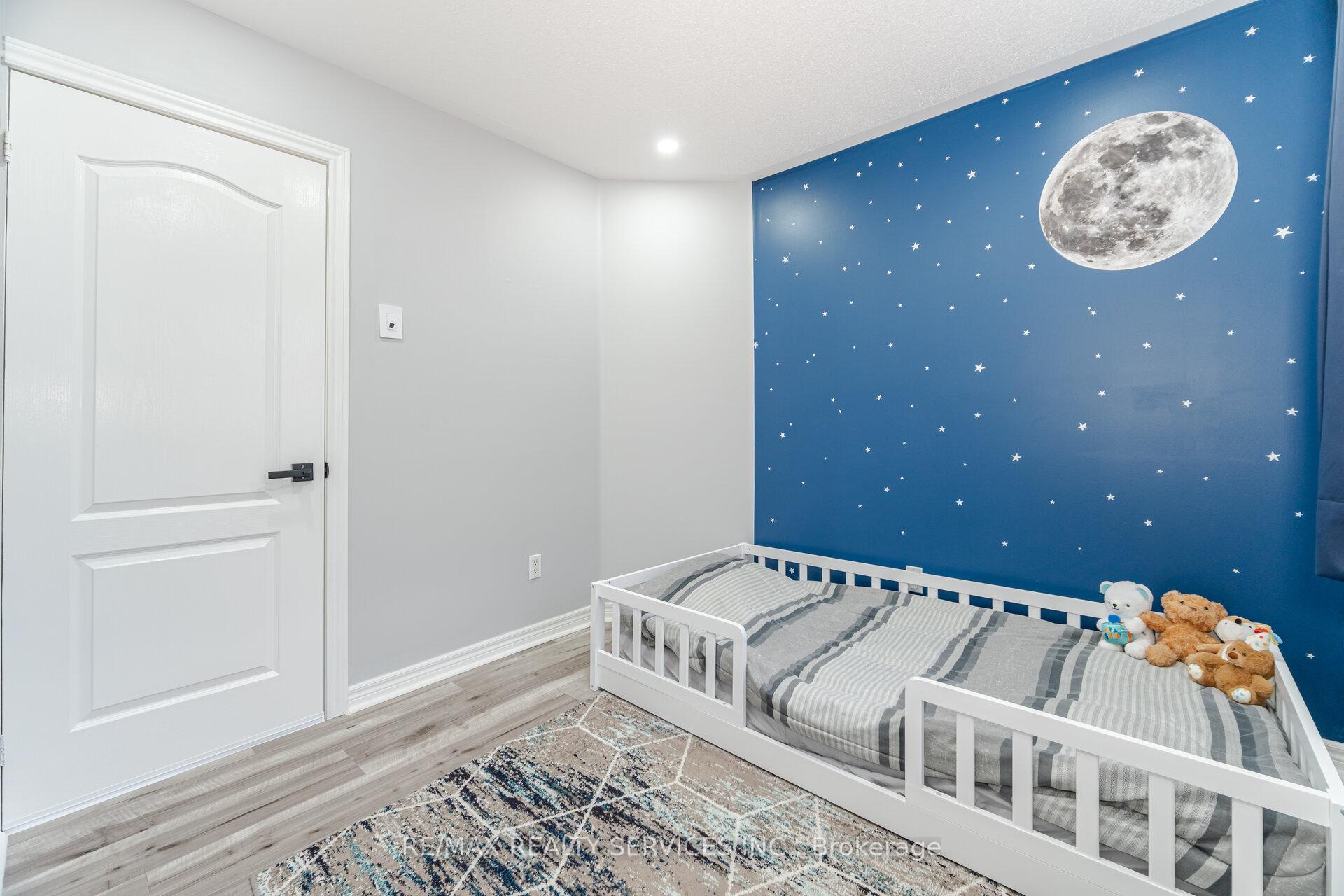 Photo 23 of 10 Martree Crescent, Brampton, Madoc — HOMEH