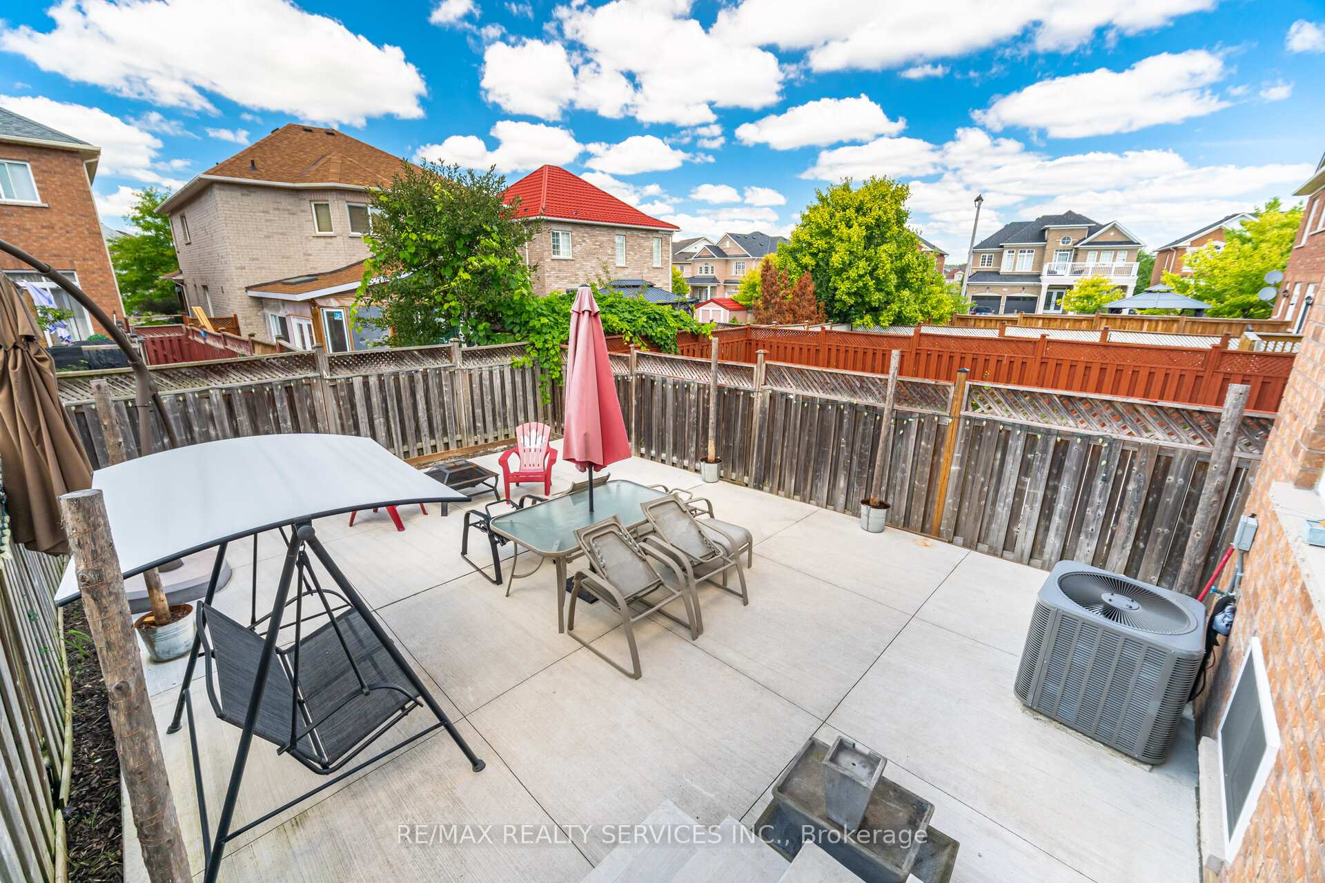 Photo 33 of 10 Martree Crescent, Brampton, Madoc — HOMEH
