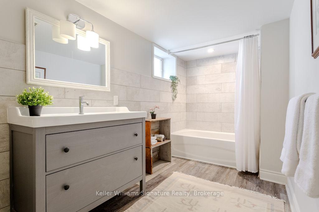 Photo 12 of 89 Kensington Avenue S, Hamilton, Delta — HOMEH
