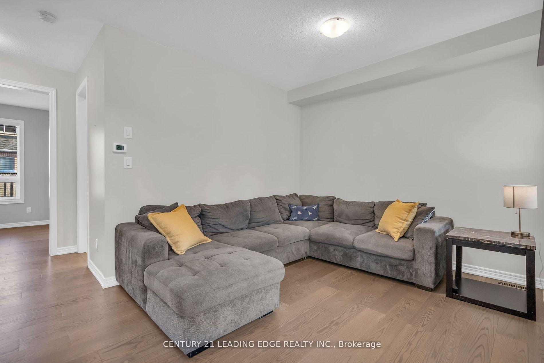 Photo 9 of 288 Kirkvalley Crescent, Aurora, Bayview Wellington — HOMEH