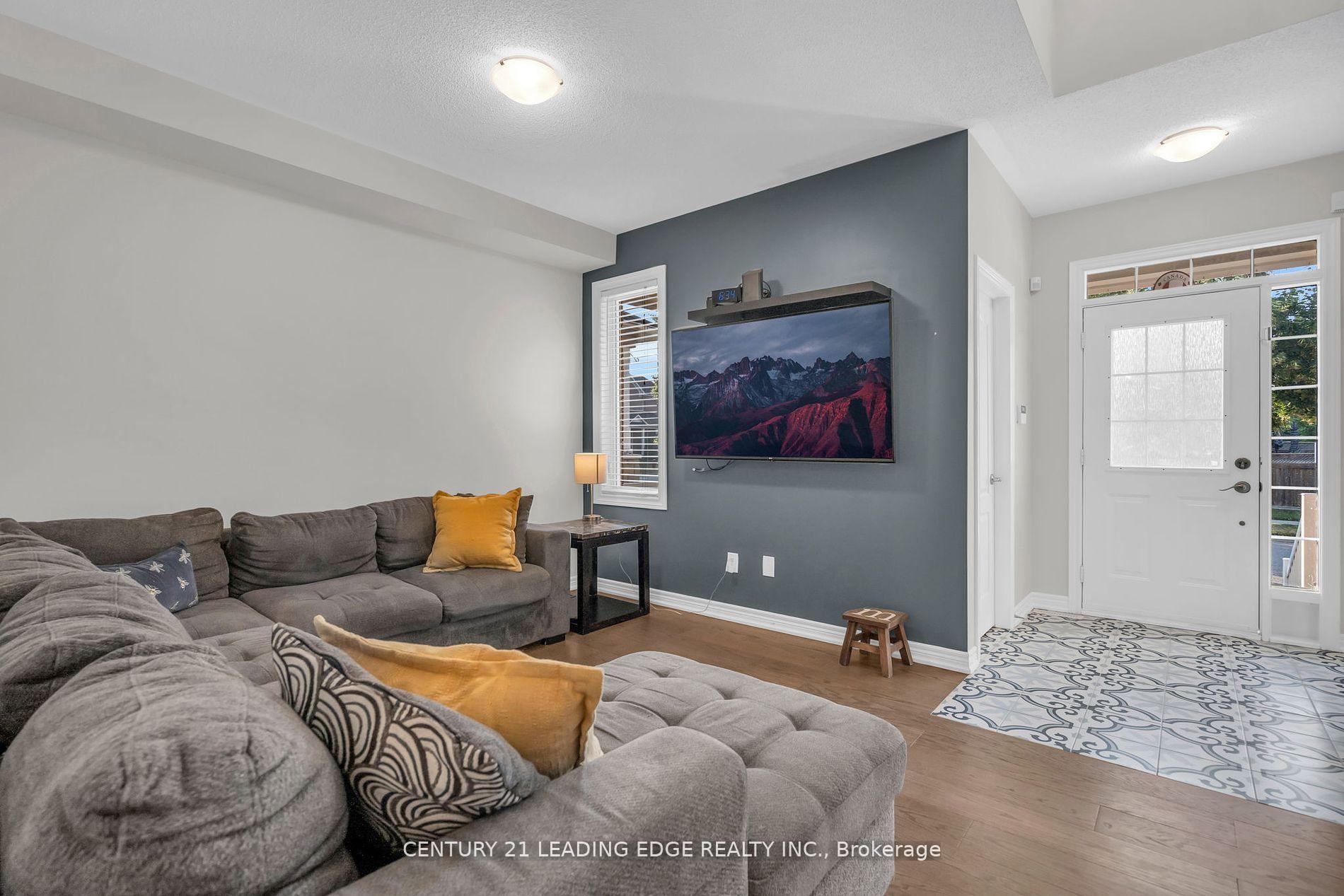 Photo 8 of 288 Kirkvalley Crescent, Aurora, Bayview Wellington — HOMEH