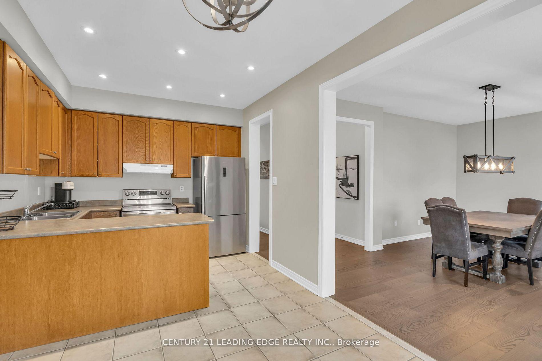 Photo 14 of 288 Kirkvalley Crescent, Aurora, Bayview Wellington — HOMEH