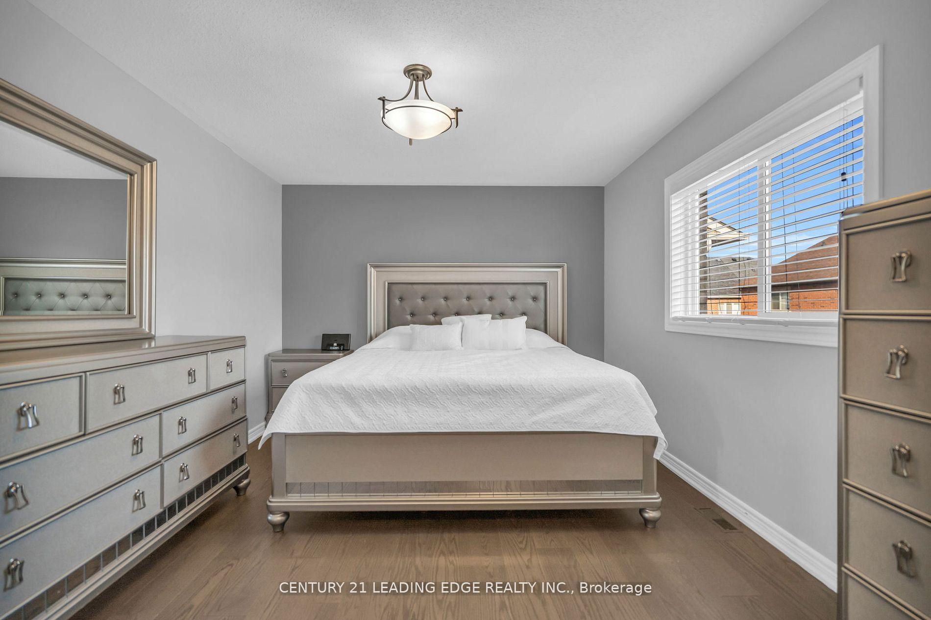Photo 12 of 288 Kirkvalley Crescent, Aurora, Bayview Wellington — HOMEH