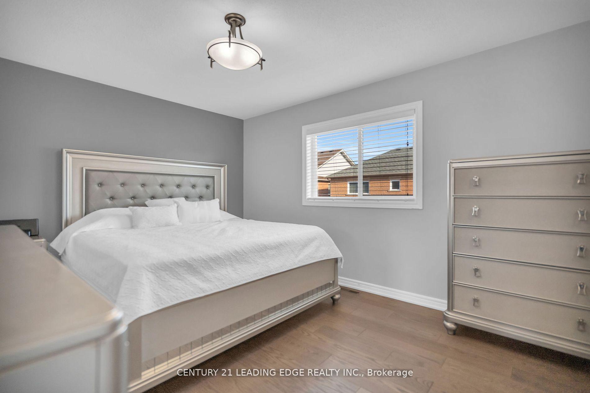 Photo 21 of 288 Kirkvalley Crescent, Aurora, Bayview Wellington — HOMEH