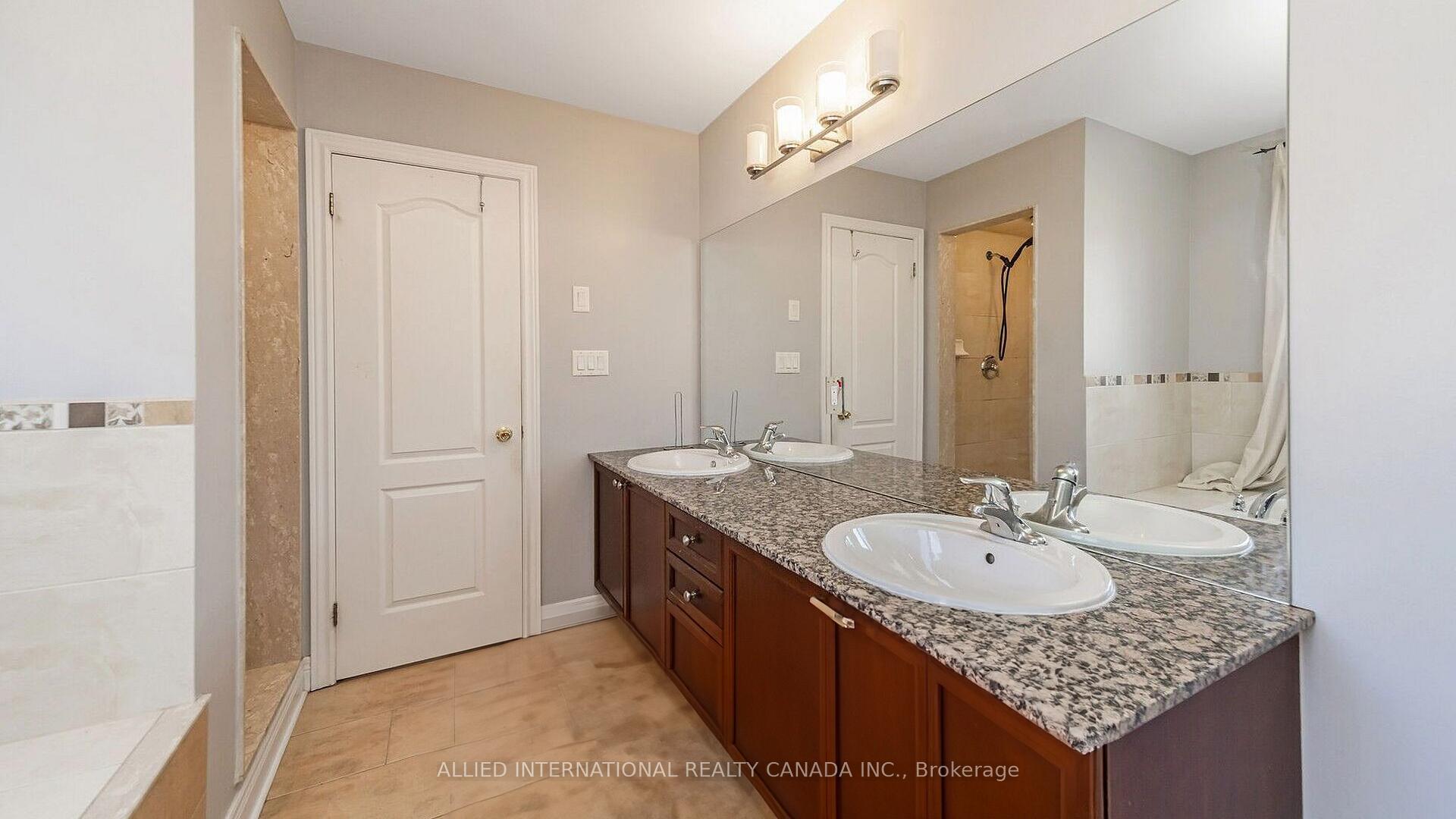 Photo 7 of 67 Saint Hubert Drive, Brampton, Vales of Castlemore North — HOMEH