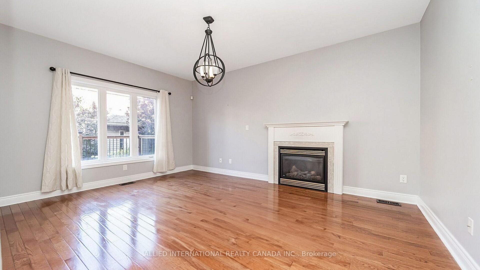 Photo 16 of 67 Saint Hubert Drive, Brampton, Vales of Castlemore North — HOMEH