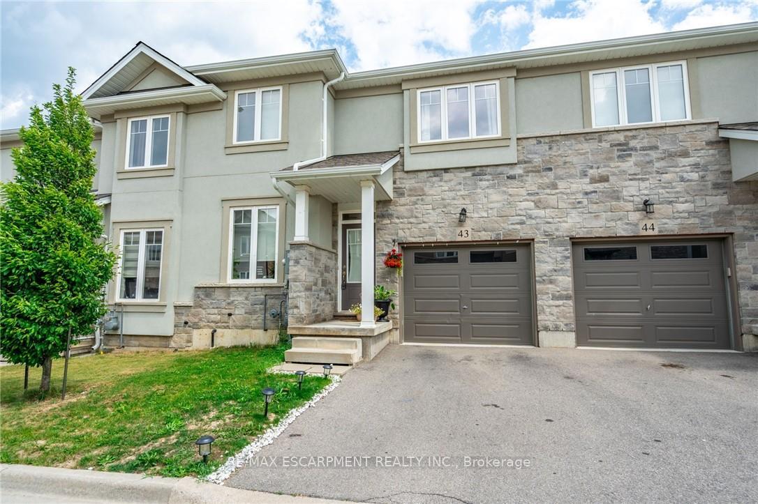 Photo 2 of Unit 43, 120 Vineberg Drive, Hamilton, Allison — HOMEH