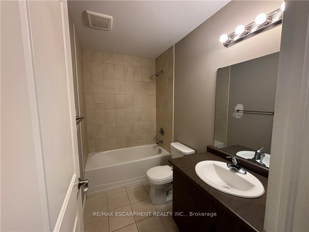 Photo 10 of Unit 43, 120 Vineberg Drive, Hamilton, Allison — HOMEH