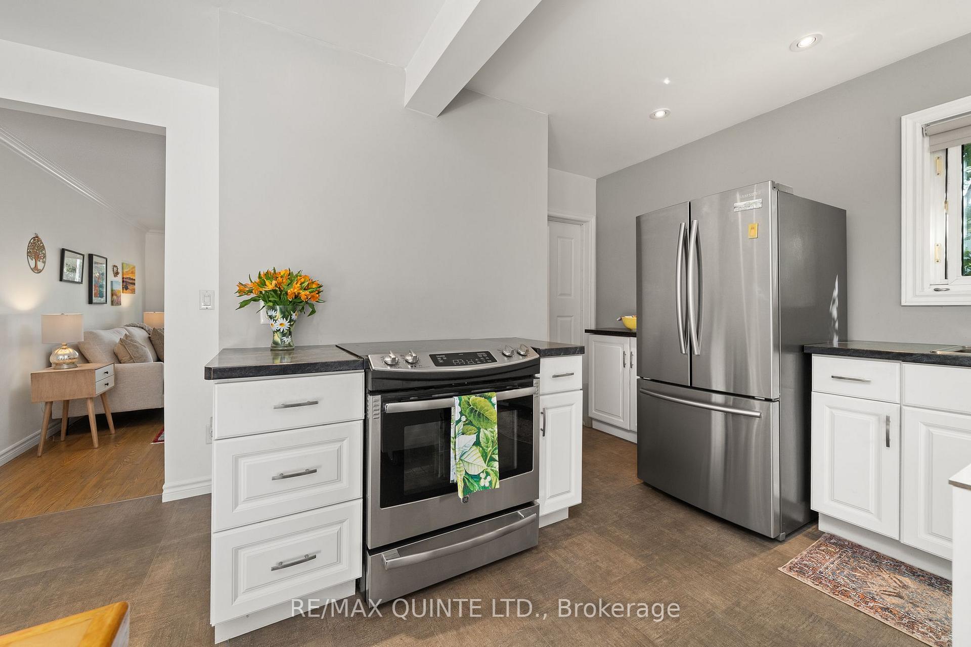 Photo 16 of 134 Dufferin Avenue, Belleville, Belleville Ward — HOMEH