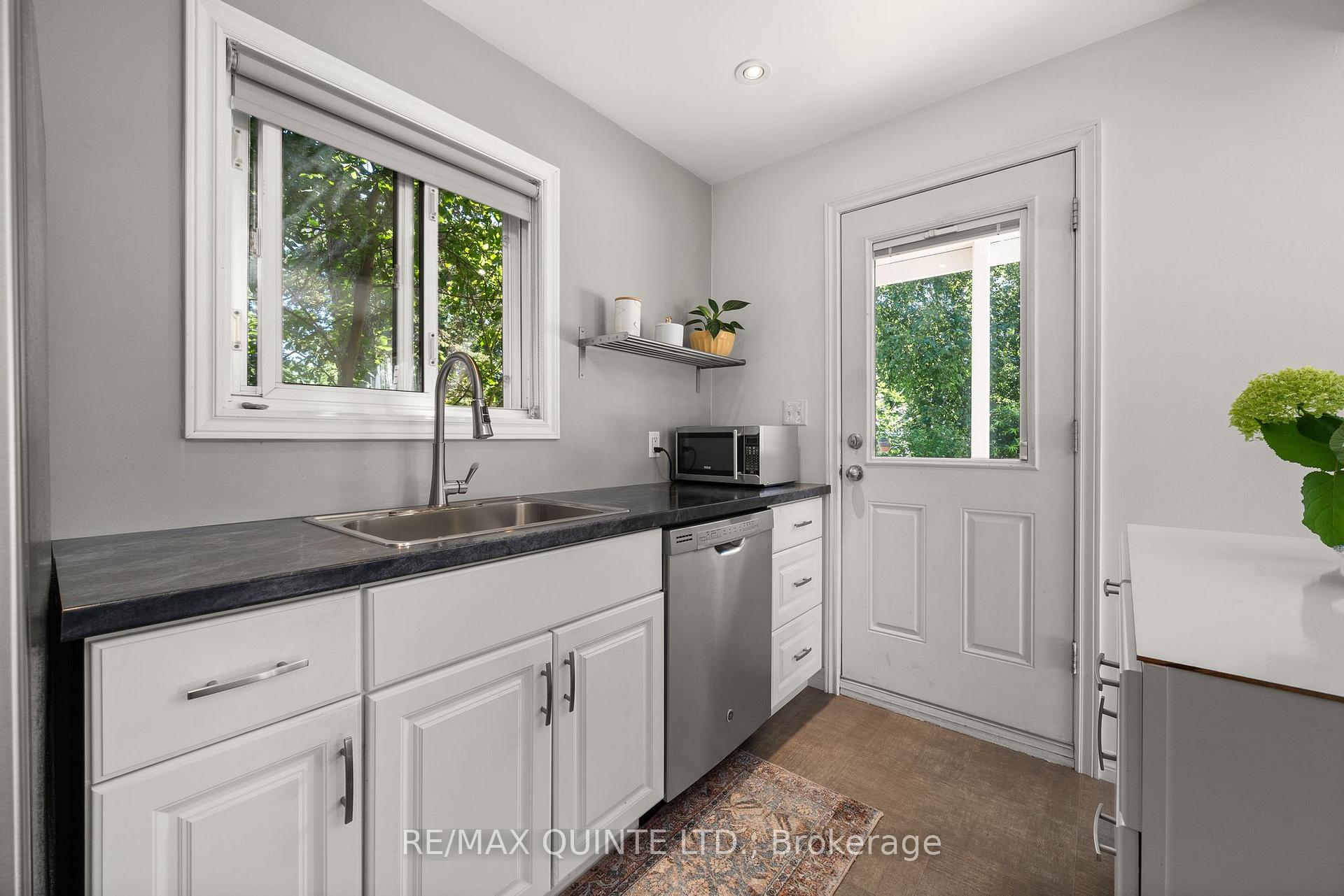 Photo 12 of 134 Dufferin Avenue, Belleville, Belleville Ward — HOMEH