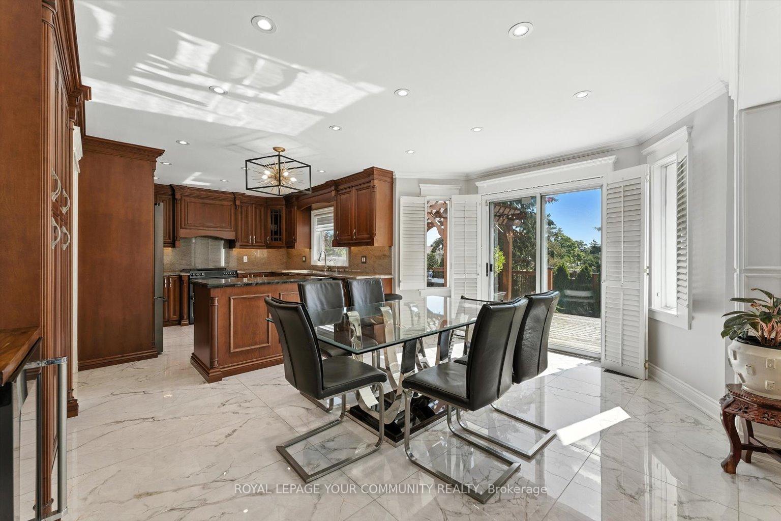 Photo 15 of 196 Mapes Avenue, Vaughan, West Woodbridge — HOMEH
