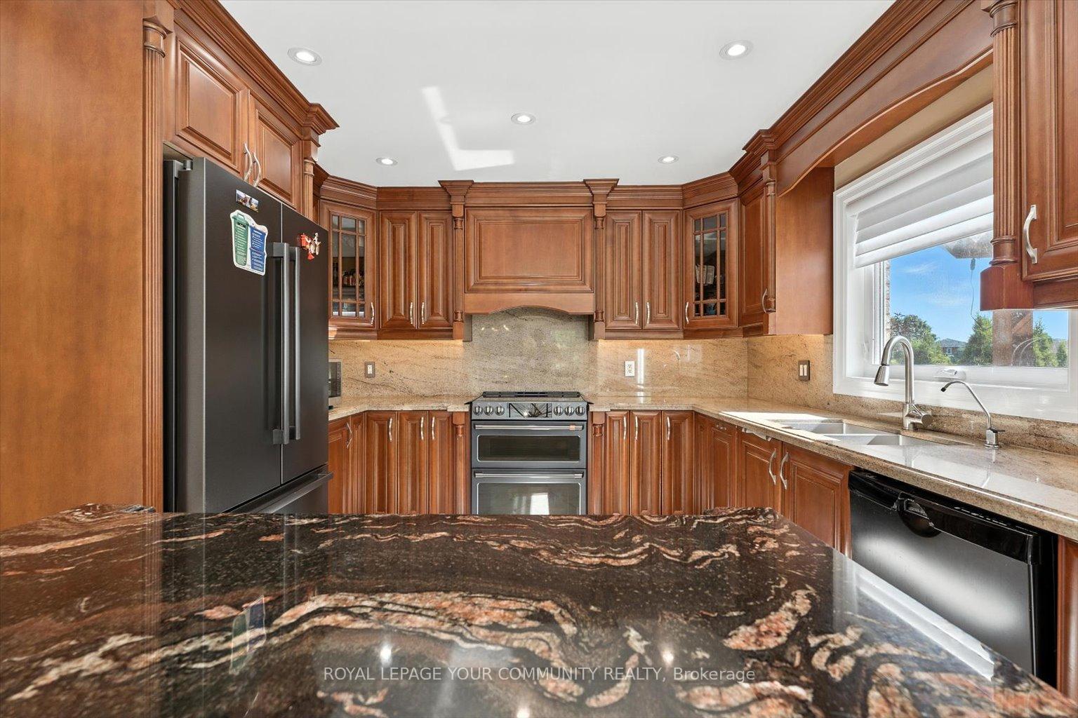 Photo 22 of 196 Mapes Avenue, Vaughan, West Woodbridge — HOMEH