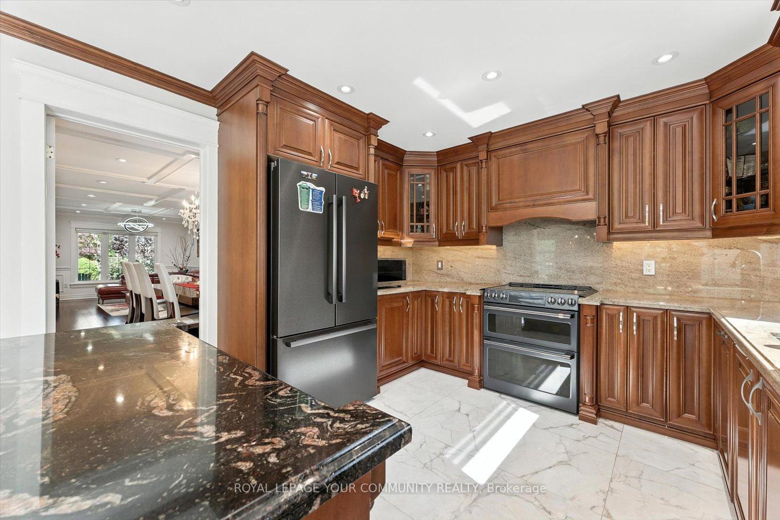 Photo 19 of 196 Mapes Avenue, Vaughan, West Woodbridge — HOMEH